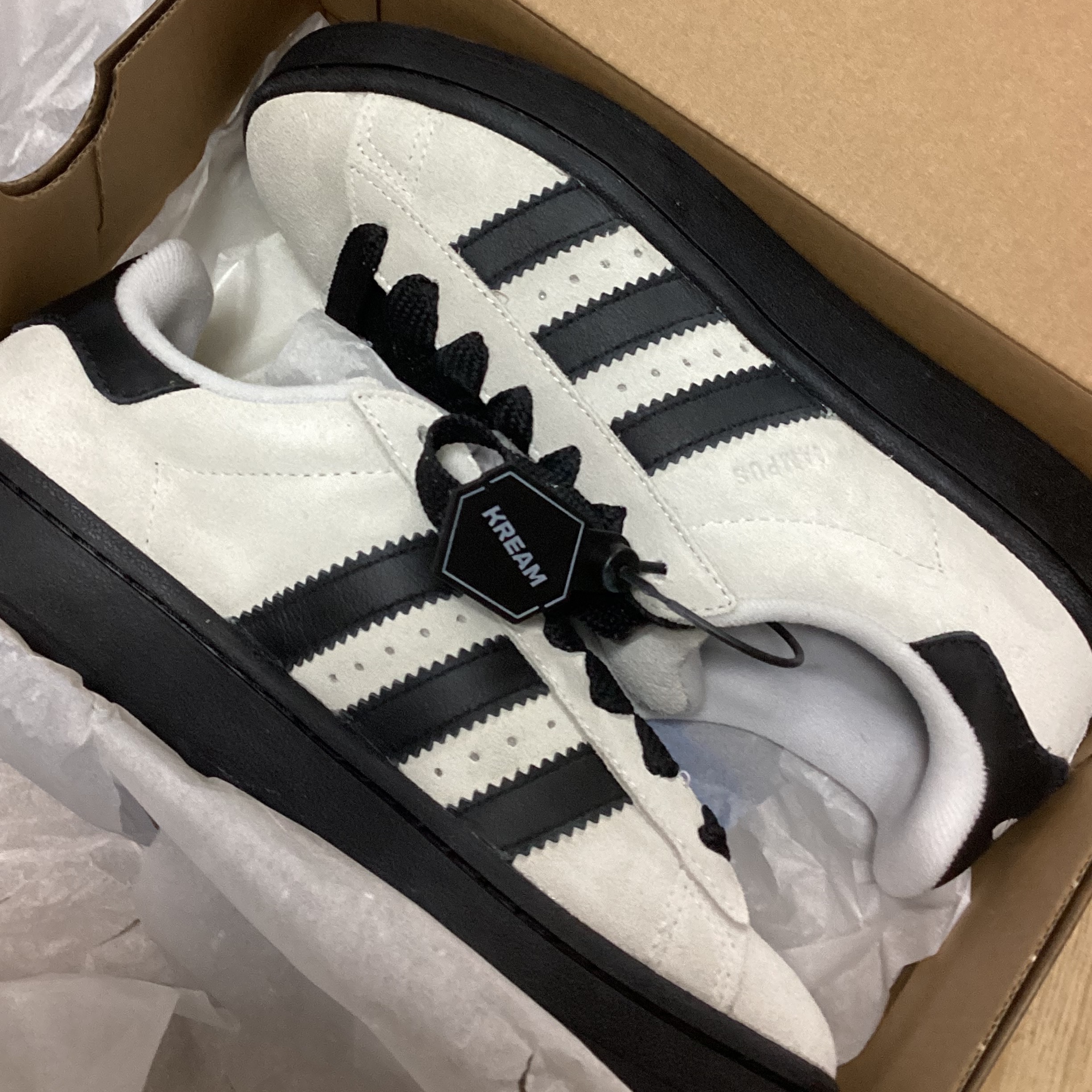 Adidas Campus 00s Cloud White Core Black 착용 스타일