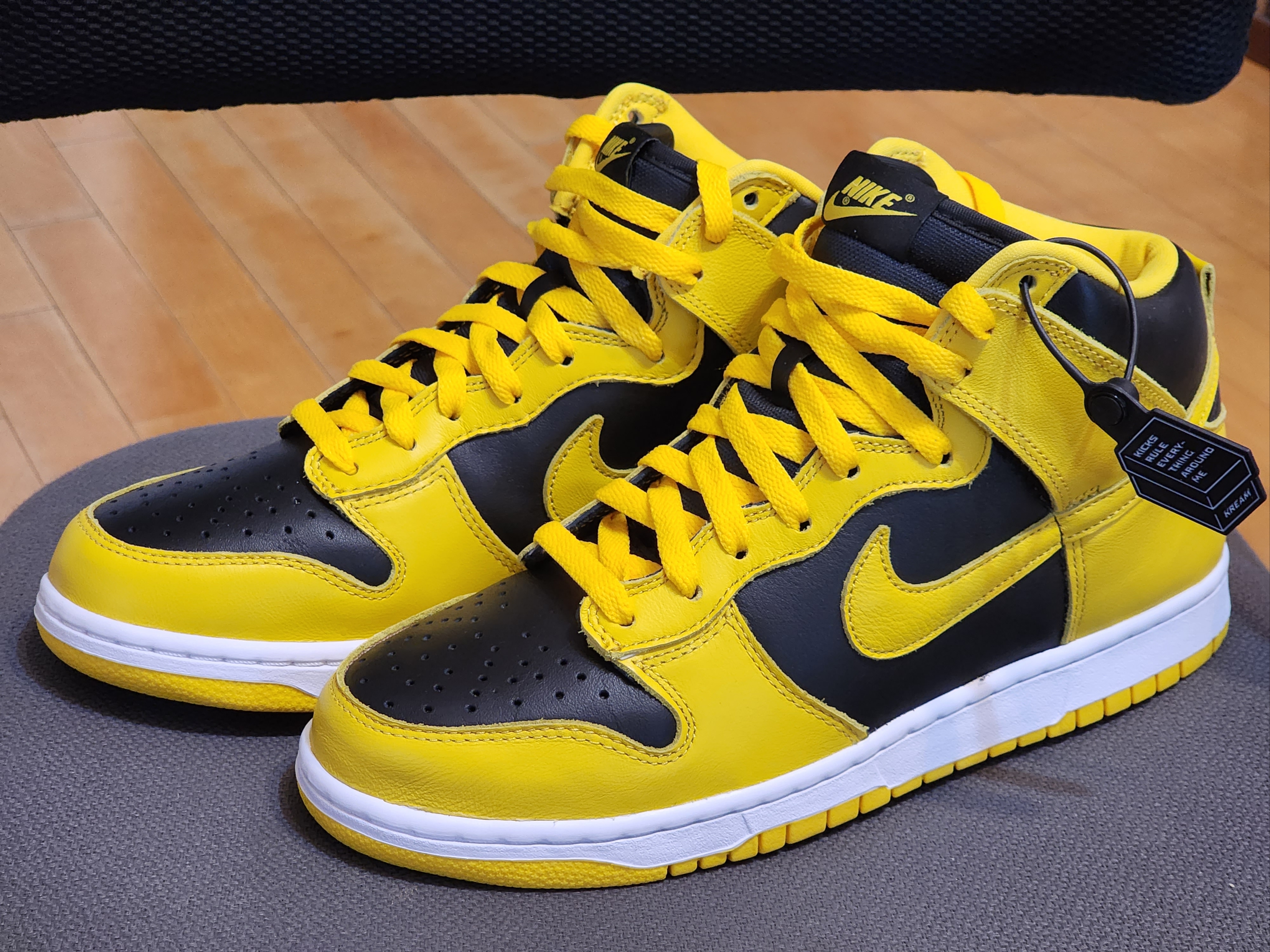 Nike Dunk High SP Varsity Maize 착용 스타일 - 1
