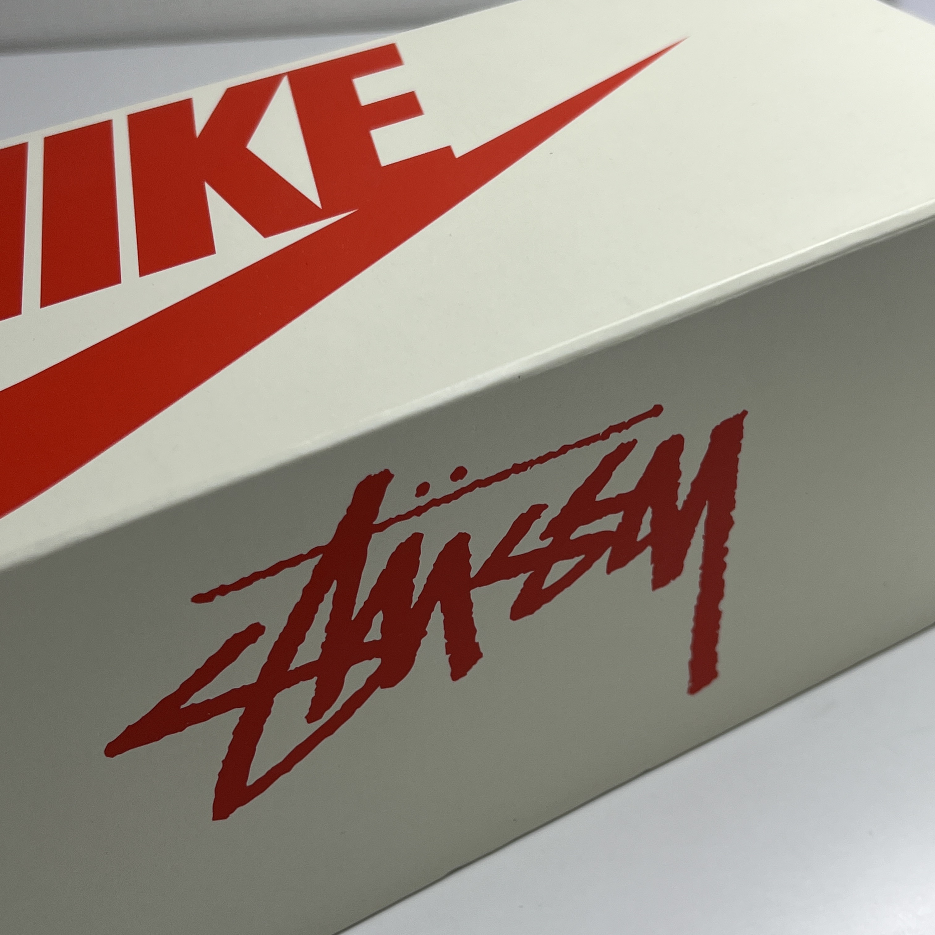 Nike x Stussy Benassi Slide Sail 착용 스타일 - 1