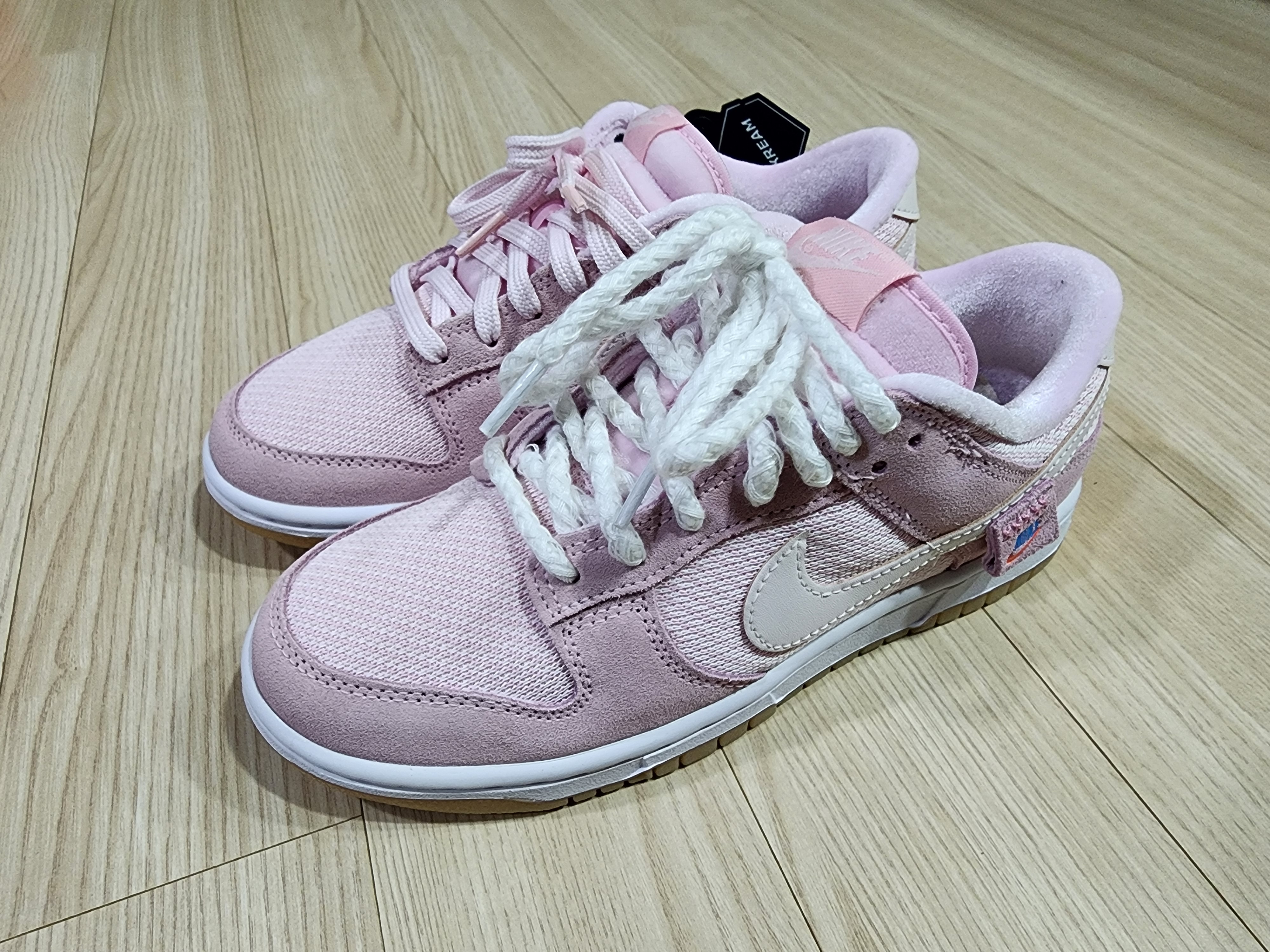 (W) Nike Dunk Low SE Light Soft Pink 착용 스타일