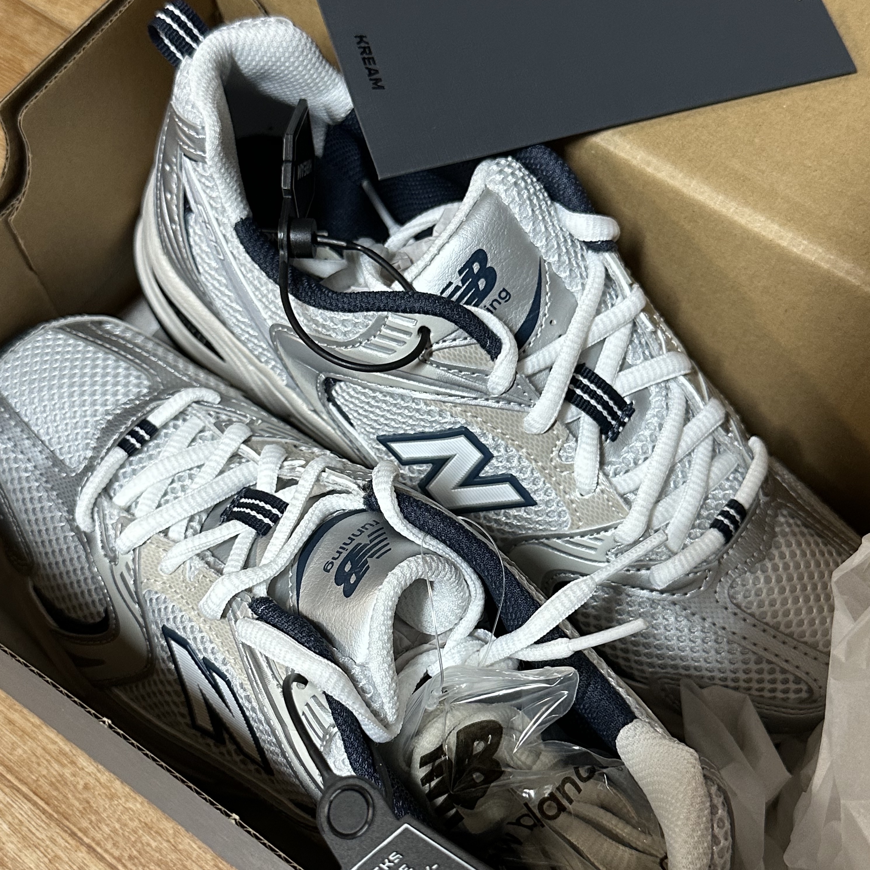 New Balance 530 Steel Grey 착용 스타일