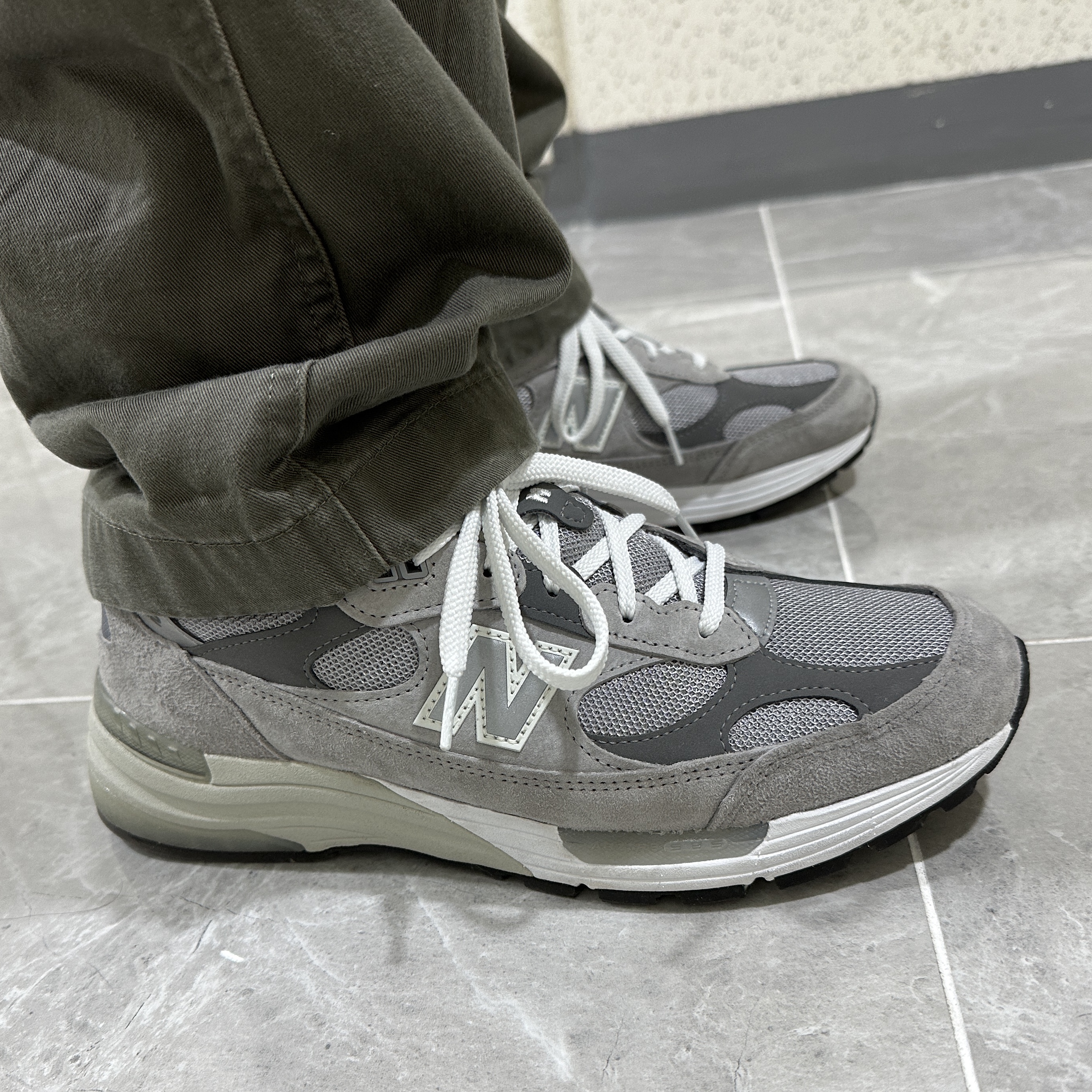 New Balance 992 Made in USA Grey - D Standard 착용 스타일