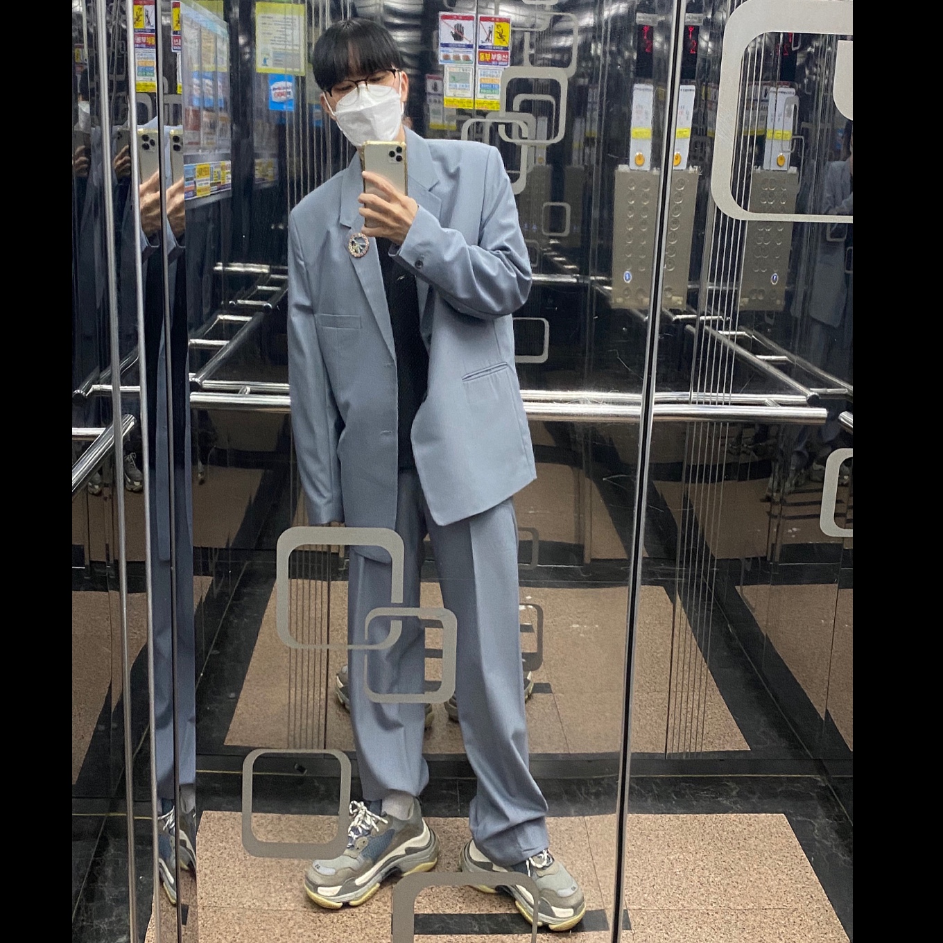 Balenciaga Triple S Grey 2018 착용 스타일