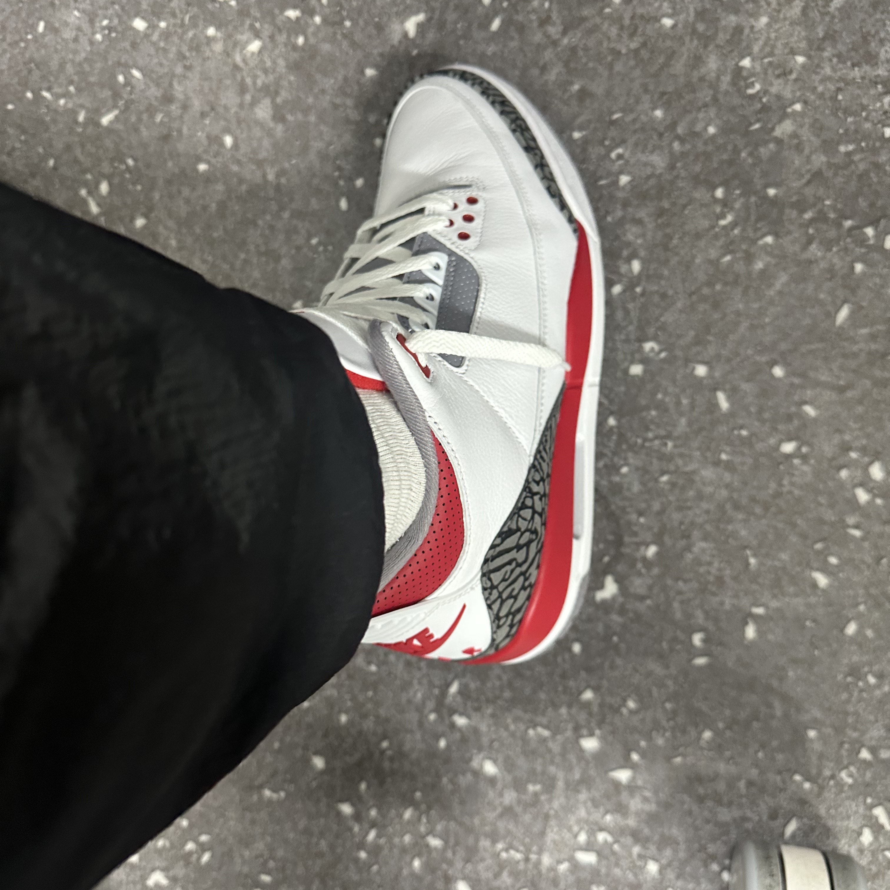 Jordan 3 Retro Fire Red 2022 착용 스타일 - 2
