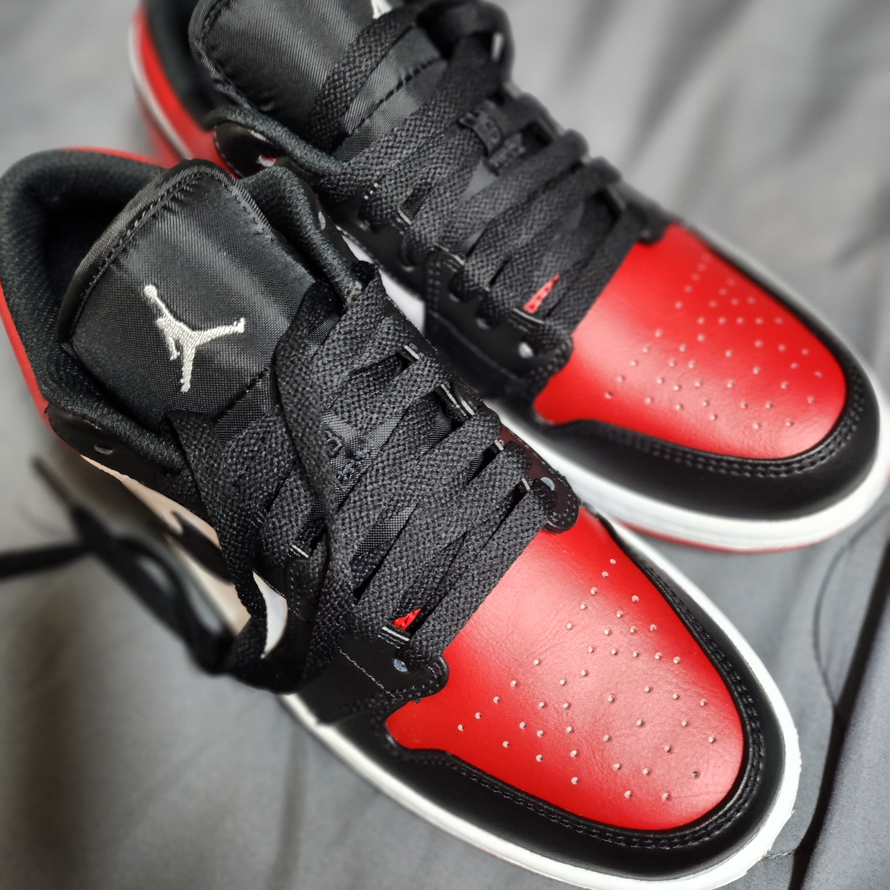 Jordan 1 Low Bred Toe 착용 스타일 - 2