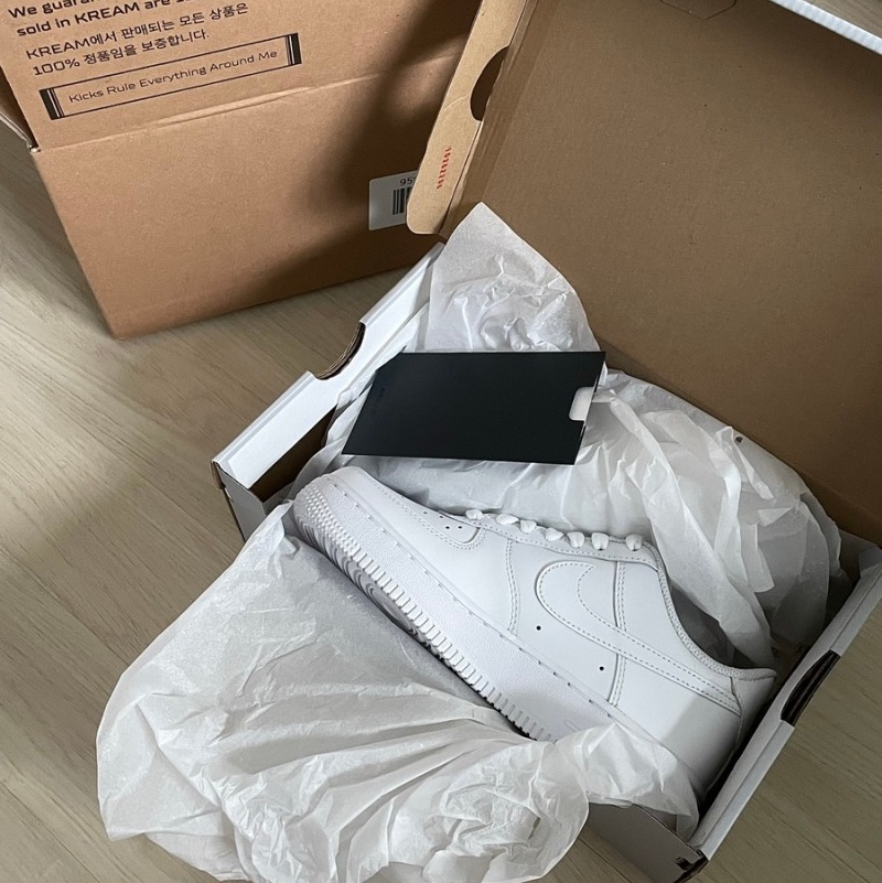 (W) Nike Air Force 1 '07 Low White 착용 스타일