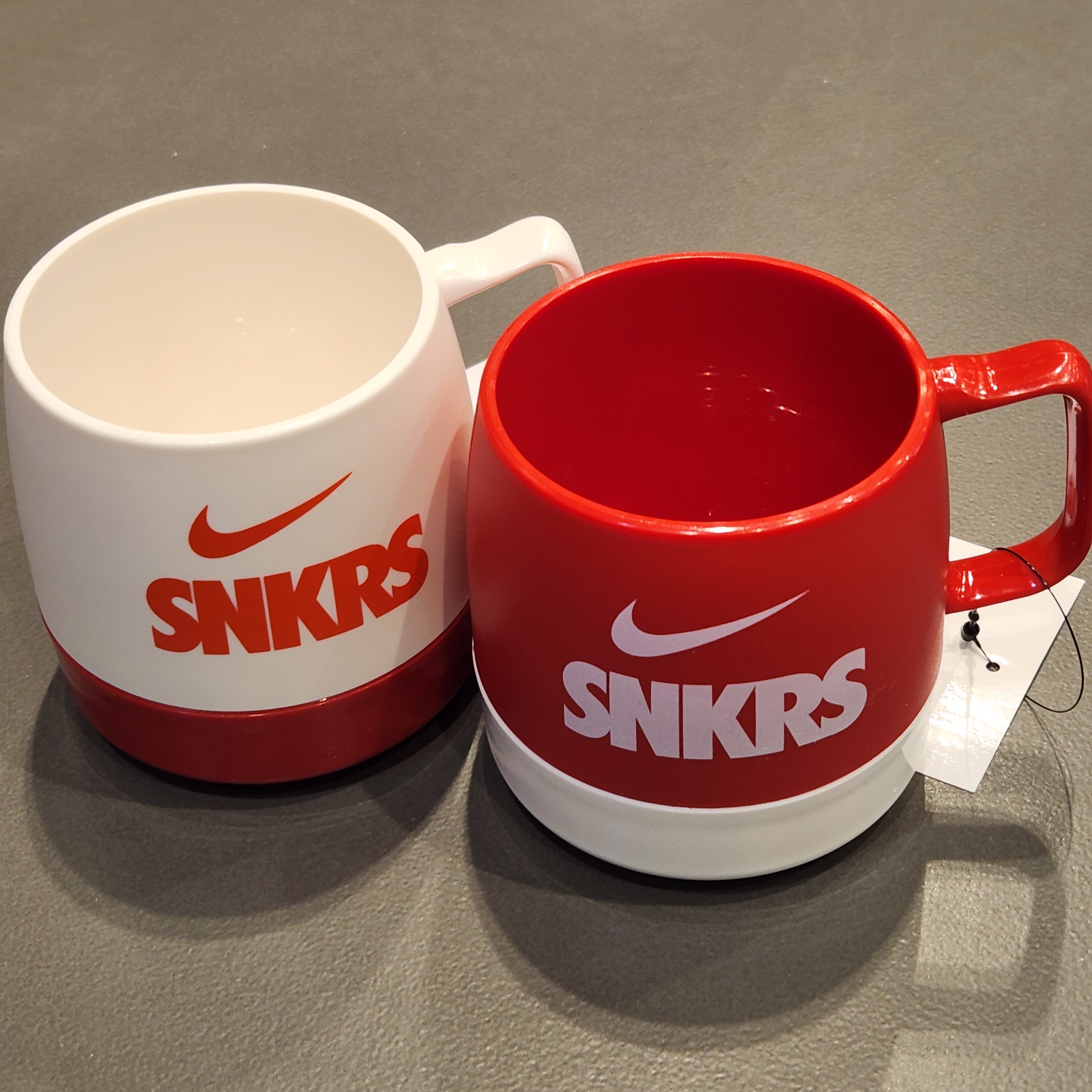 Helinox x Nike SNKRS Lounge Souvenir Dinex Mug White 착용 스타일