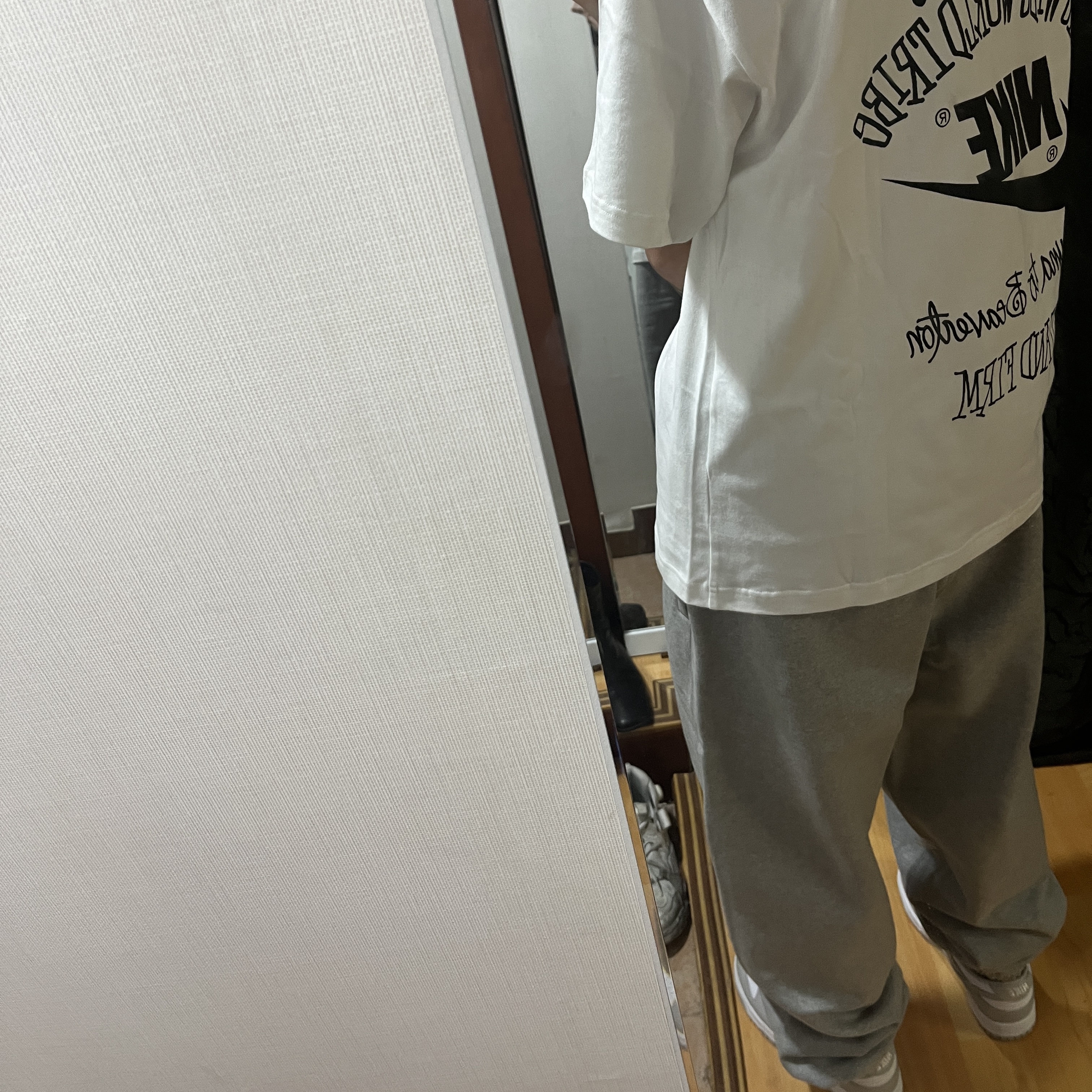 Nike x Stussy NRG Washed Fleece Crewneck Black (DO5310-010), Nike x Stussy NRG Washed Fleece Pants Black (DO5296-010) 착용 스타일 - 2