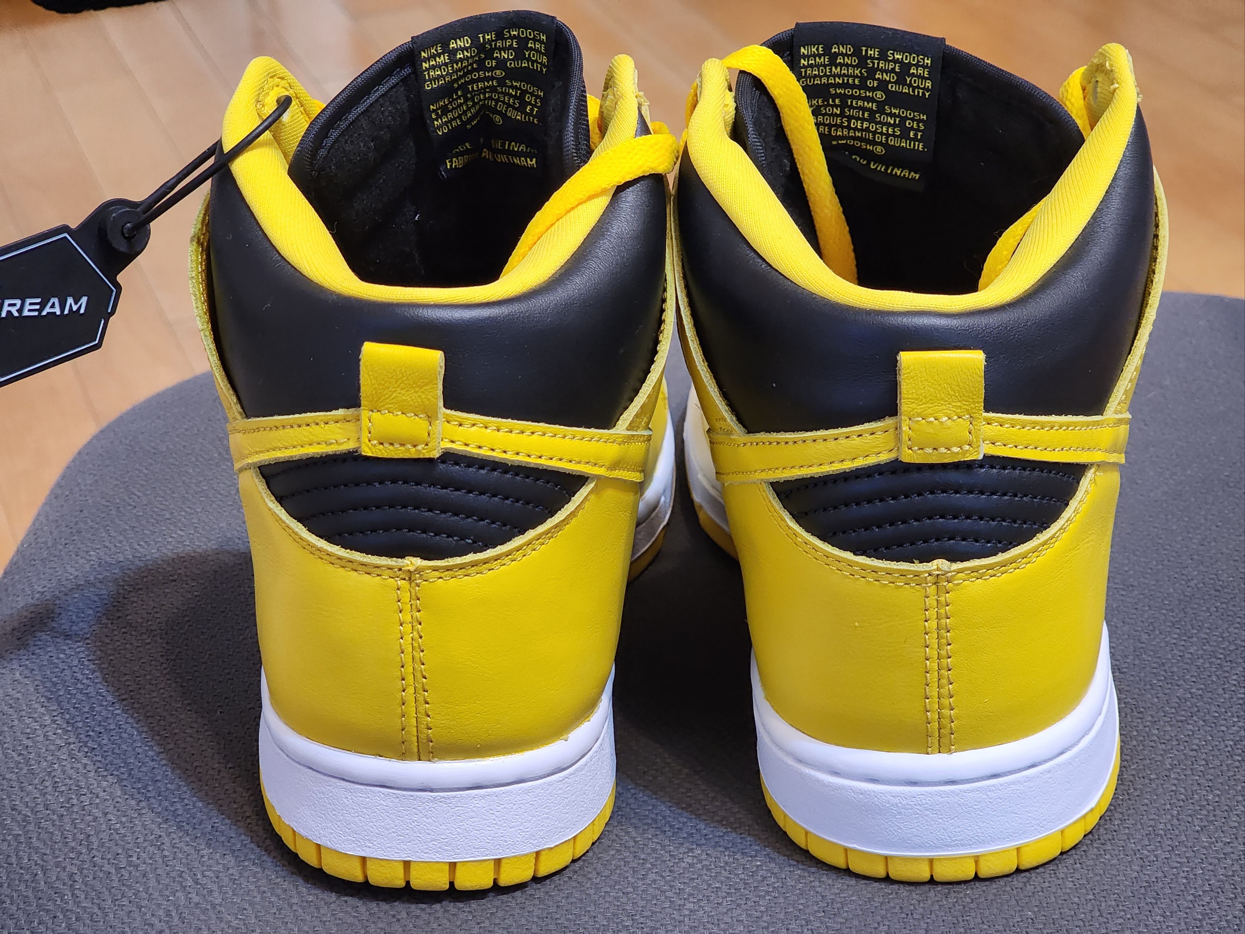 Nike Dunk High SP Varsity Maize 착용 스타일 - 3