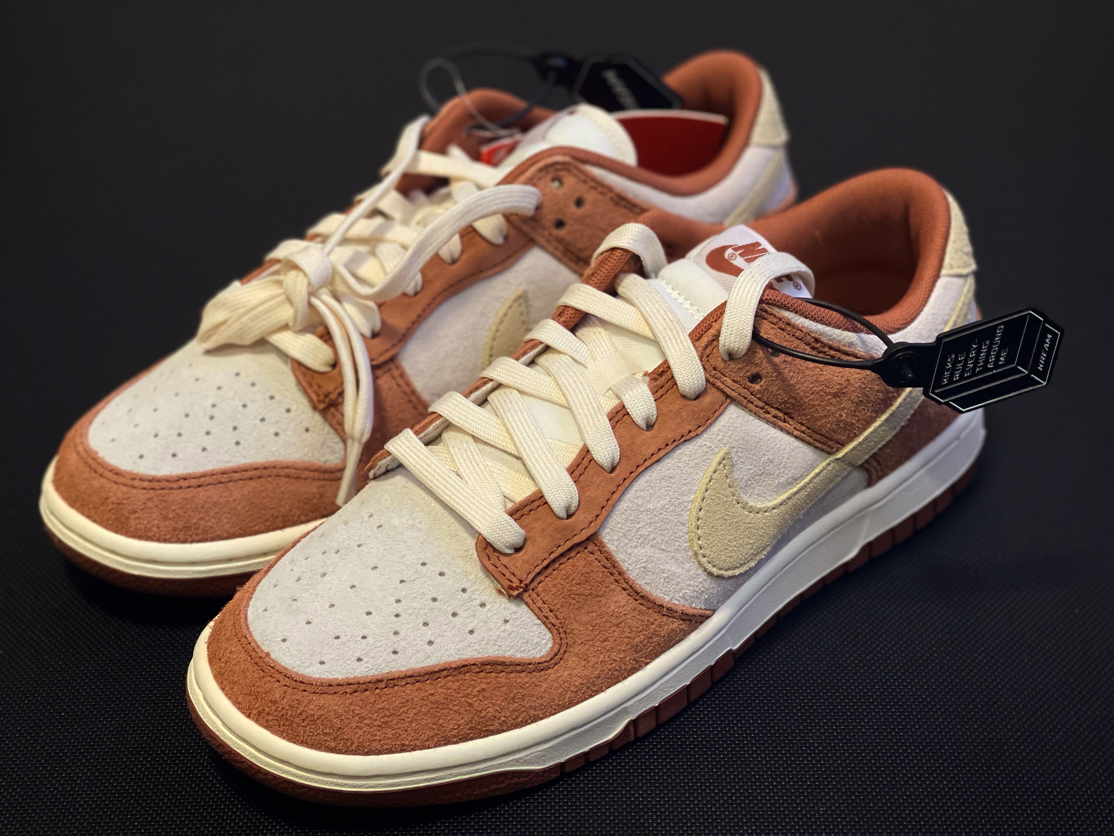 Nike Dunk Low Pro Premium Medium Curry 착용 스타일