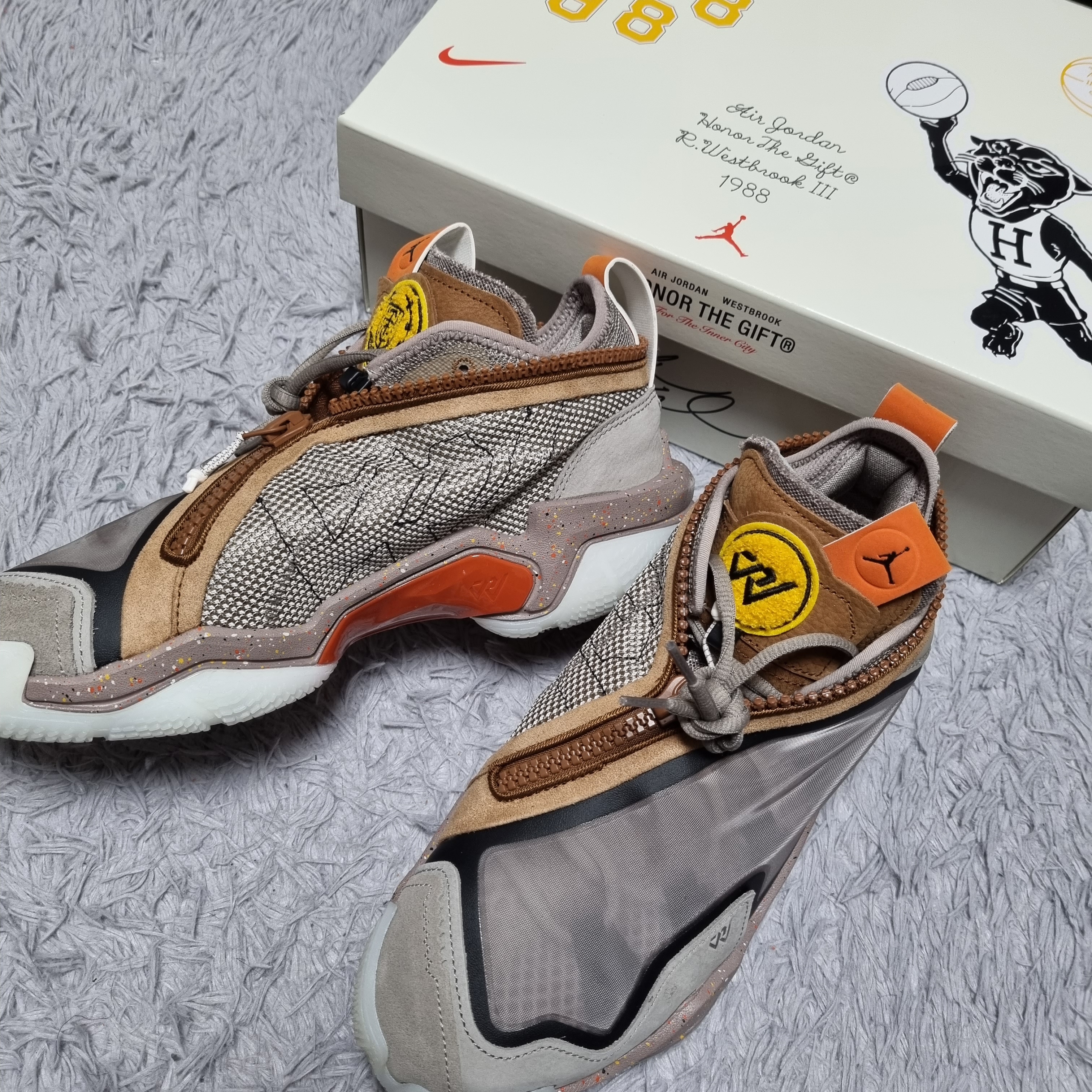 Jordan x Russell Westbrook Honor the Gift Why Not ZER0.6 PF Moon Fossil 착용 스타일 - 3