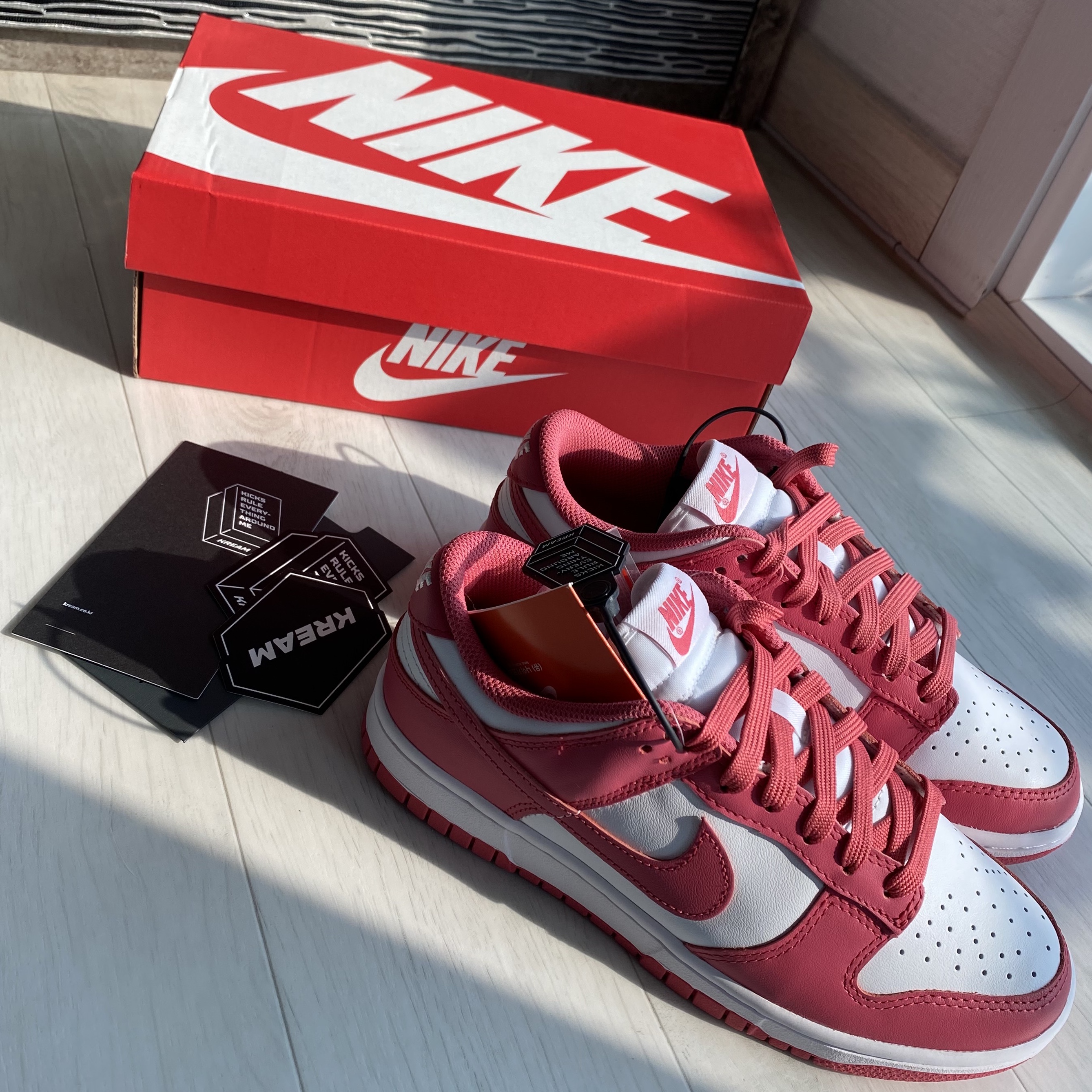 (W) Nike Dunk Low Archeo Pink 착용 스타일 - 2