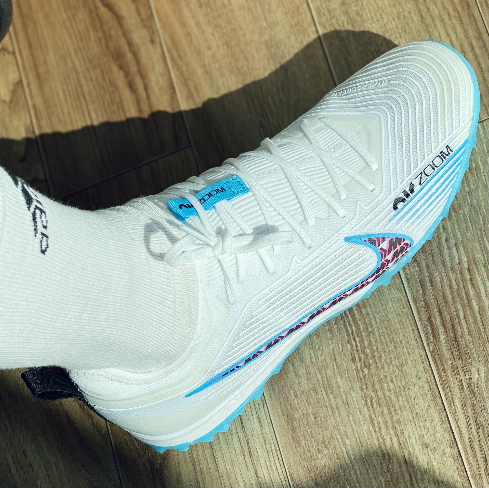 Nike Zoom Mercurial Vapor 15 Pro TF White Baltic Blue 착용 스타일 - 3