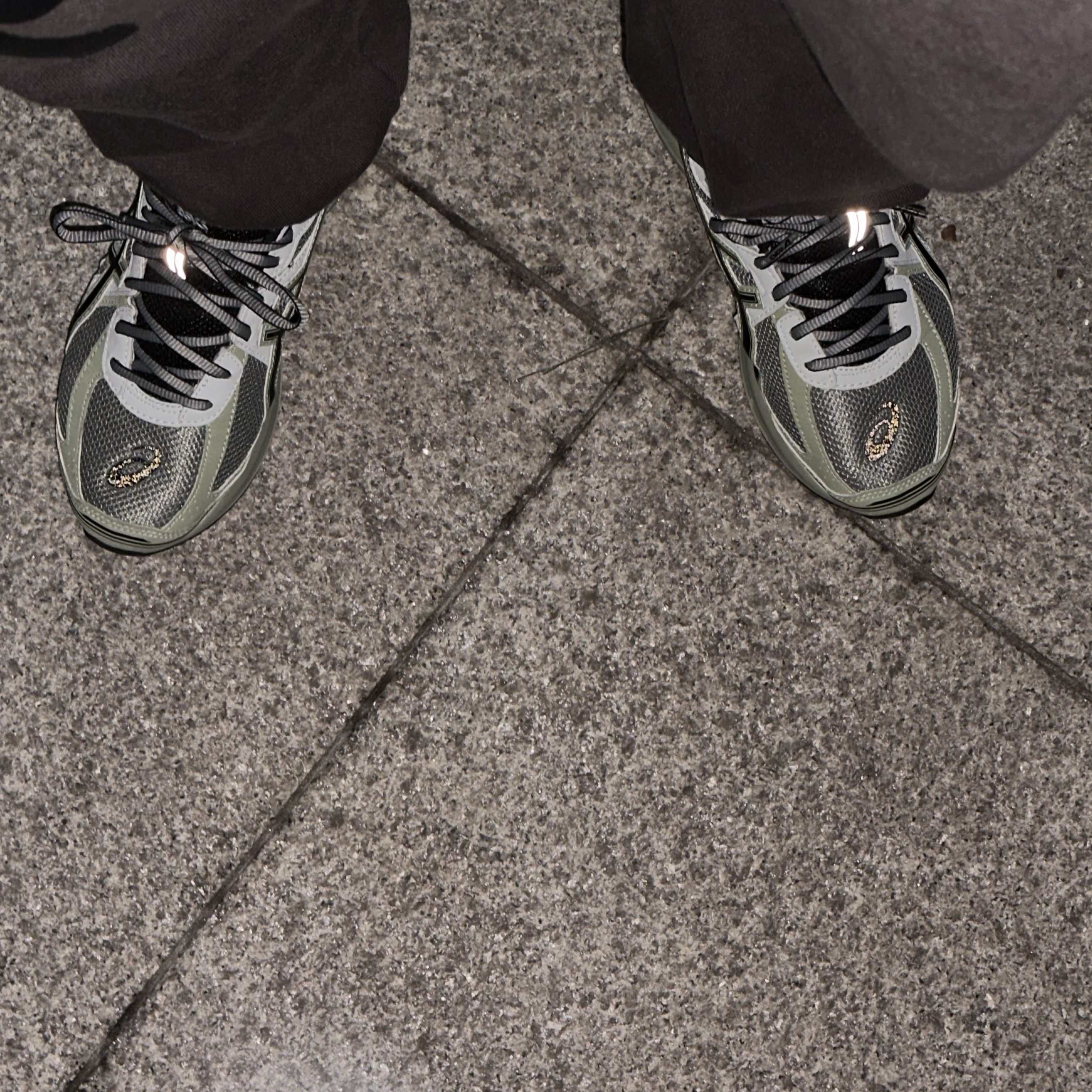 Asics Jog 100 S Sheet Rock - 2E Wide 착용 스타일