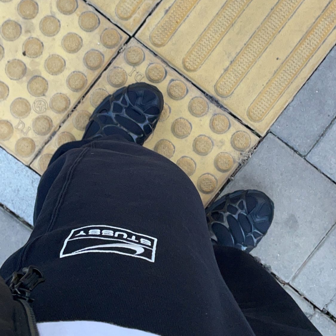 Nike x Stussy NRG Washed Fleece Pants Black (DO5296-010), Nike Air Kukini Triple Black 착용 스타일