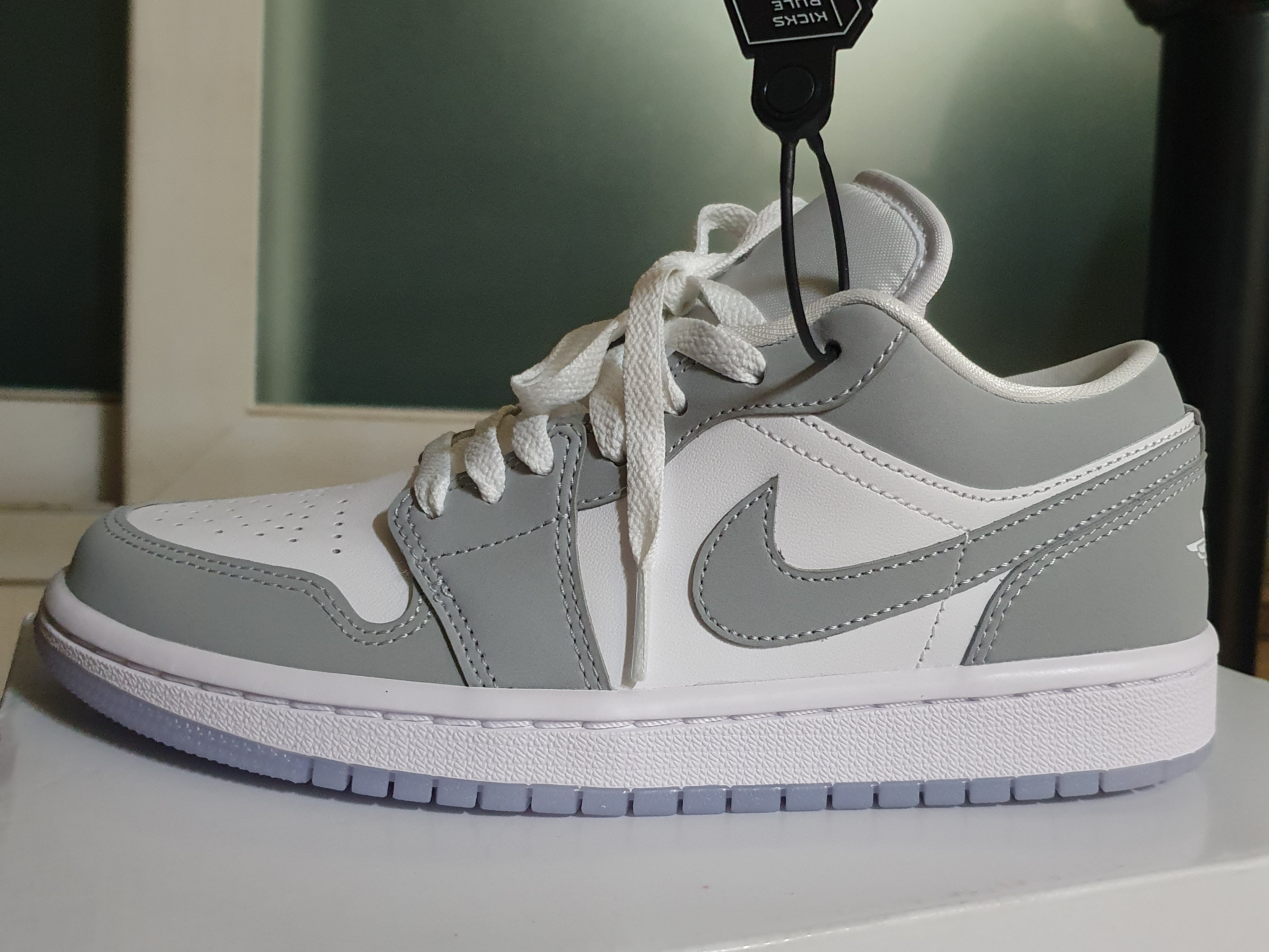 (W) Jordan 1 Low White Wolf Grey 착용 스타일