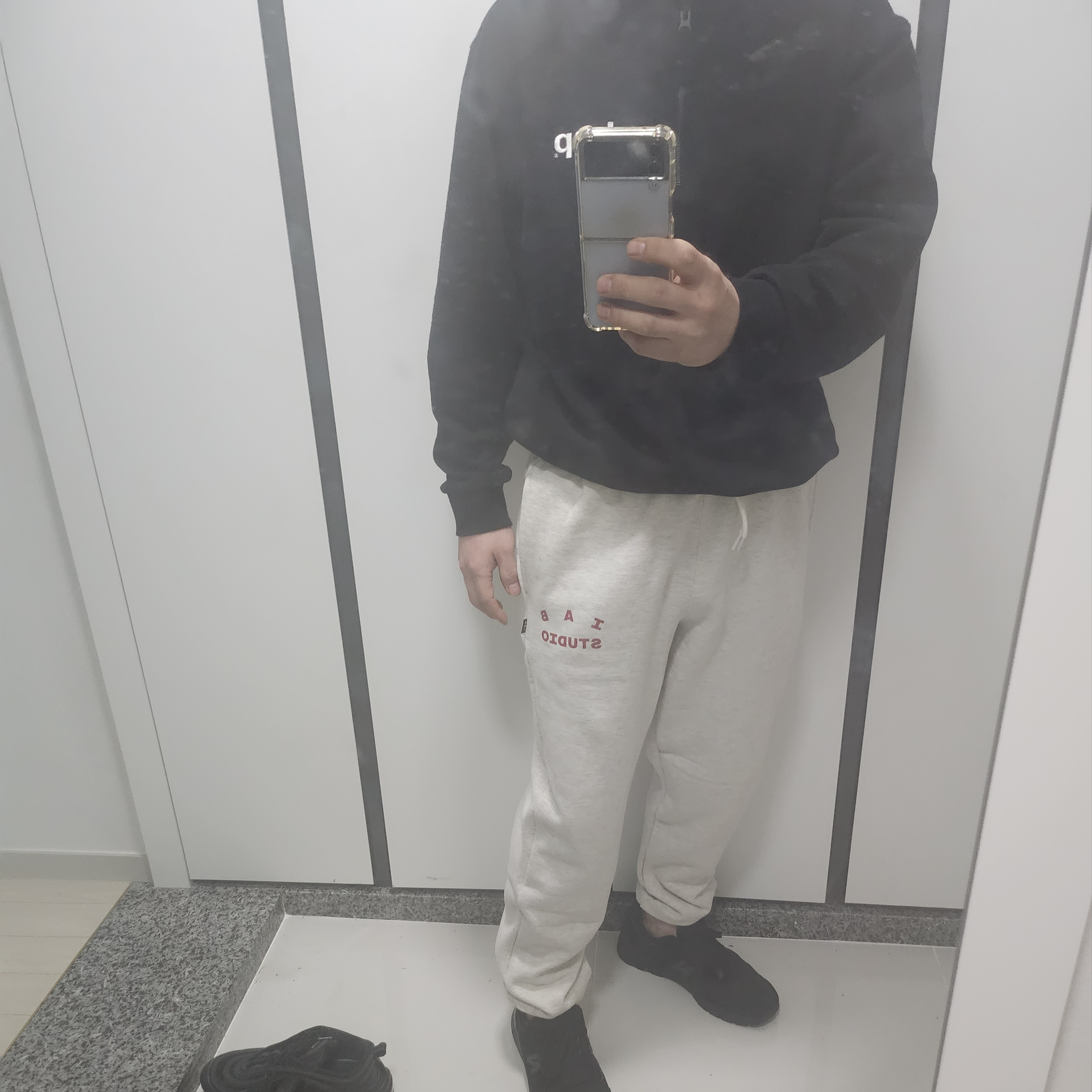 IAB Studio Sweatpants Oatmeal Burgundy - 23SS 착용 스타일