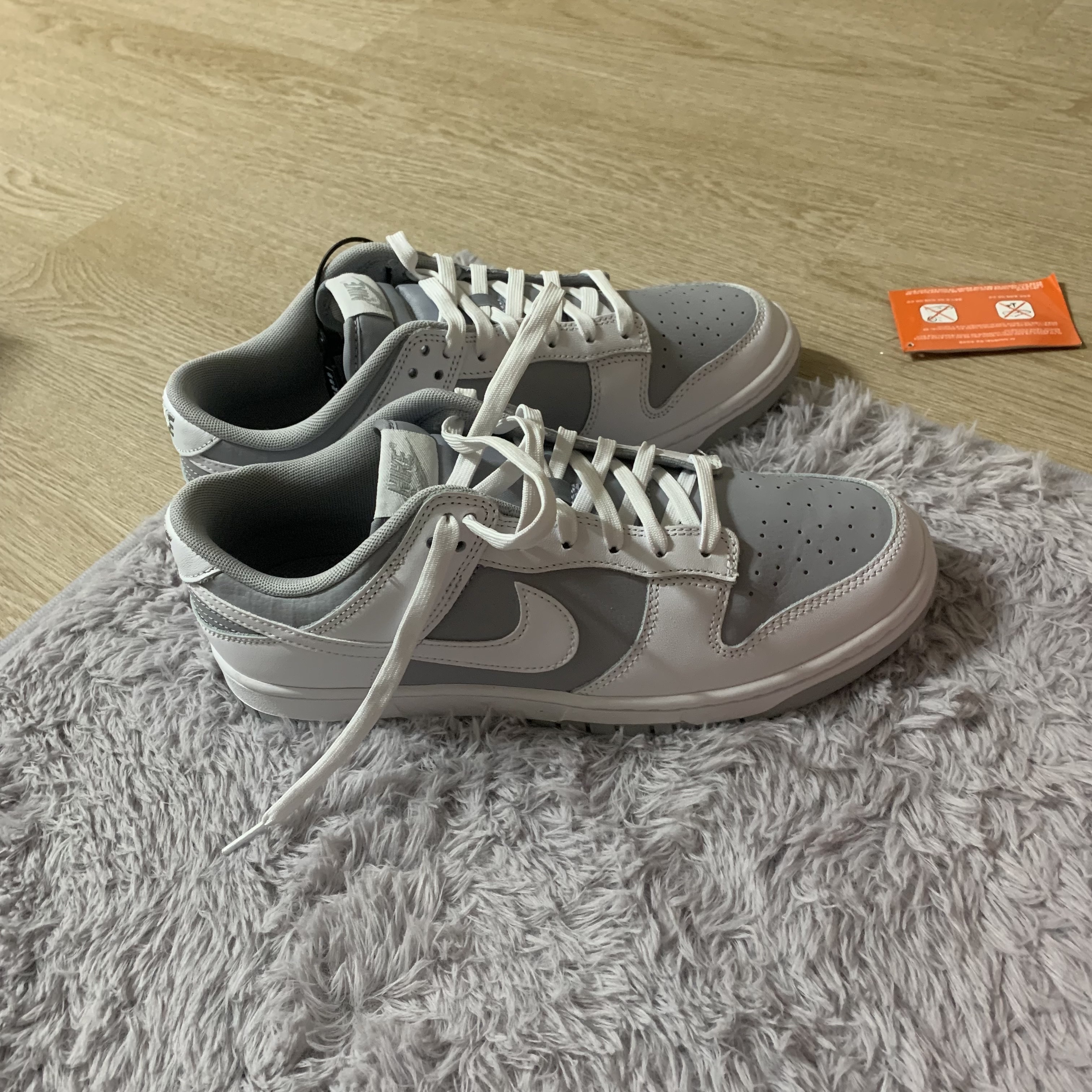 Nike Dunk Low Retro White Neutral Grey 착용 스타일
