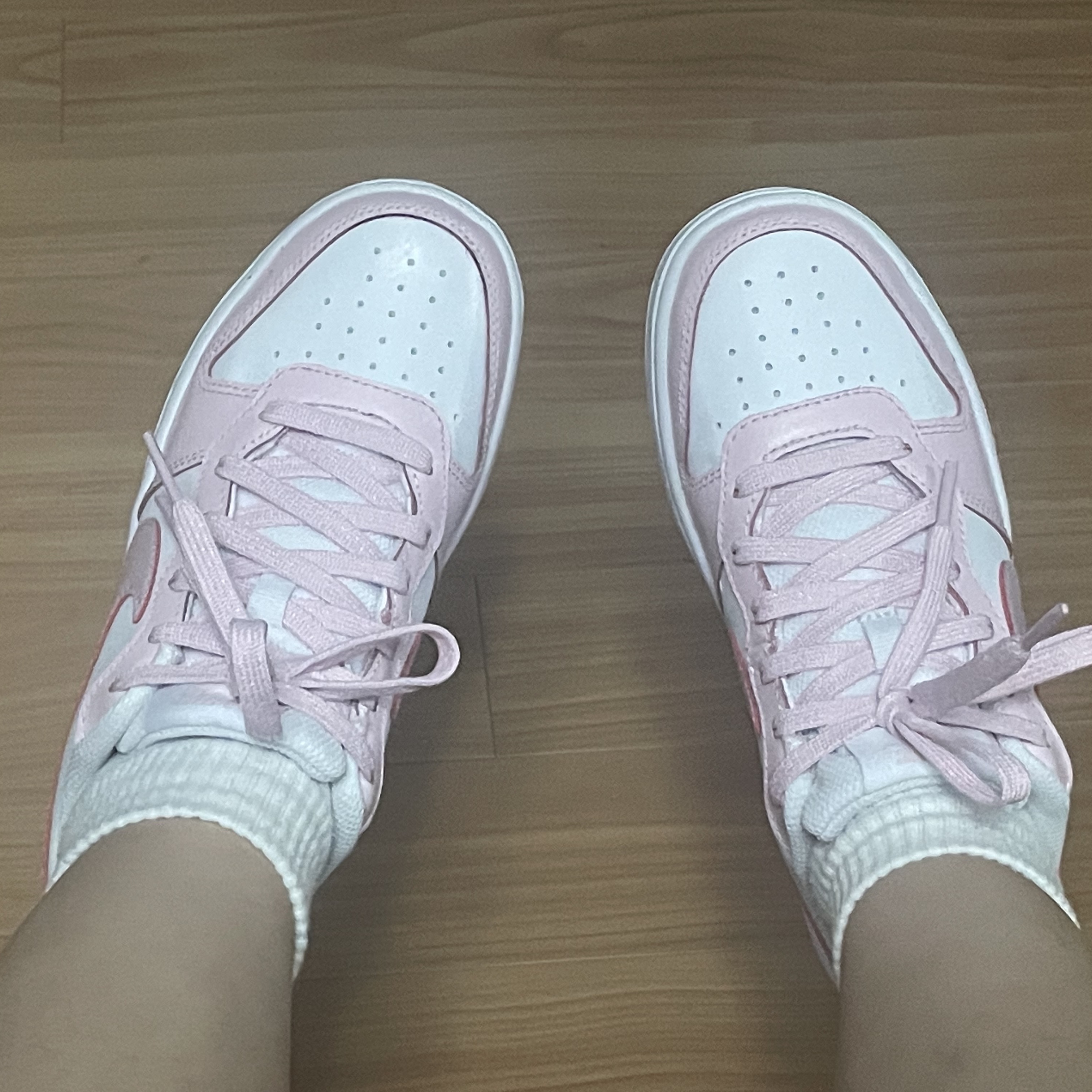 (GS) Nike Court Borough 2 SE White Pink Foam 착용 스타일