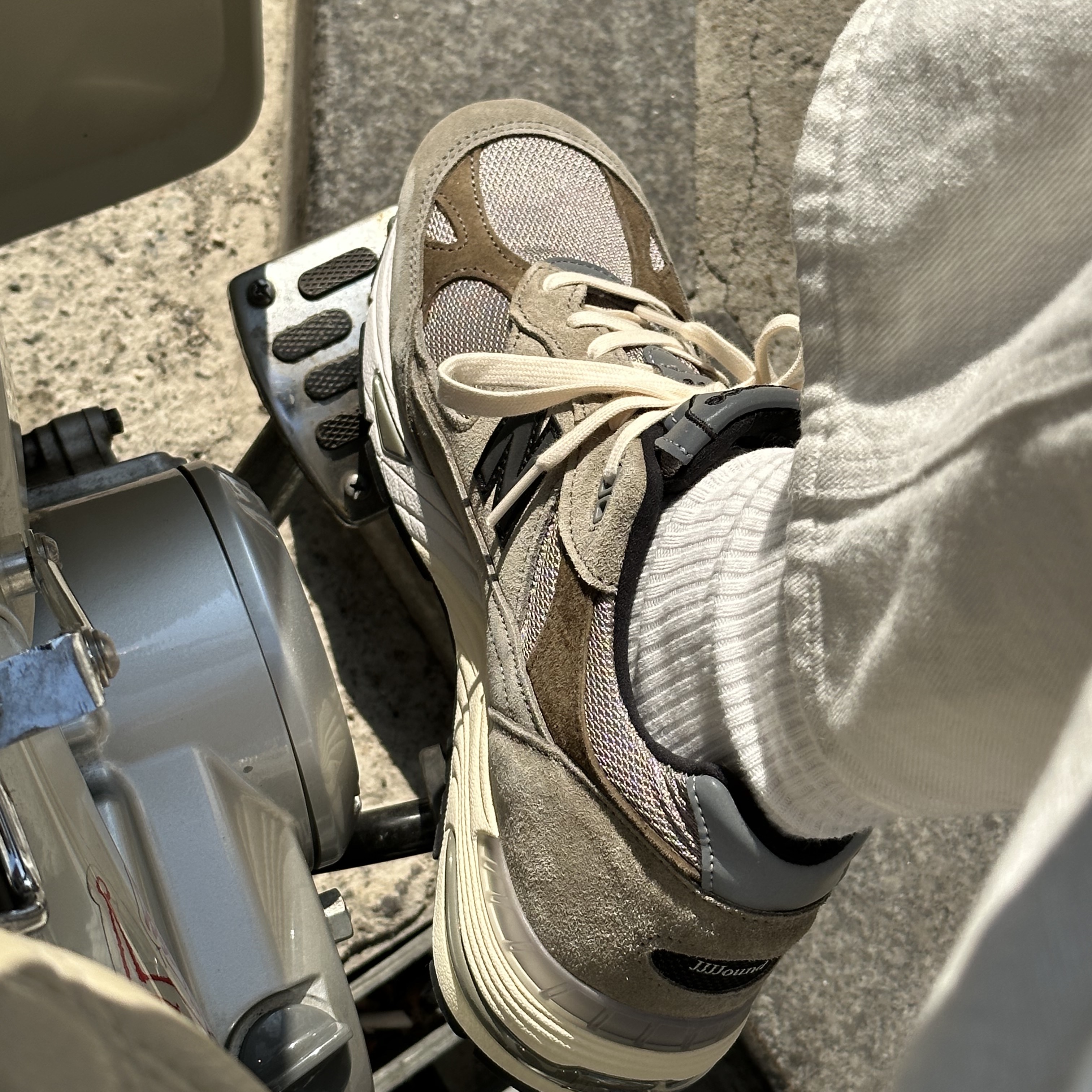 New Balance x JJJJound 991 Made in UK Grey 착용 스타일