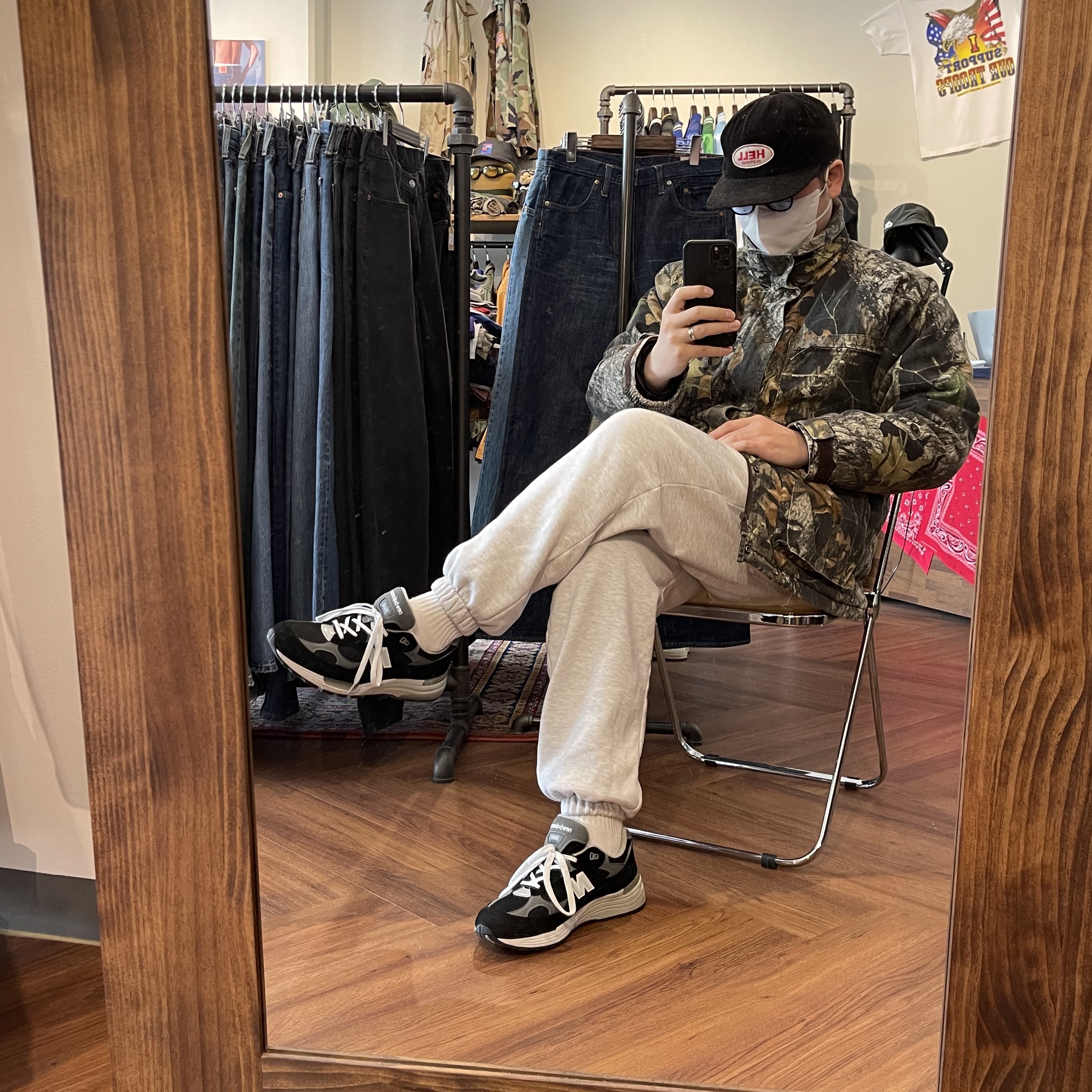 New Balance 992 Made in USA Black Grey 착용 스타일