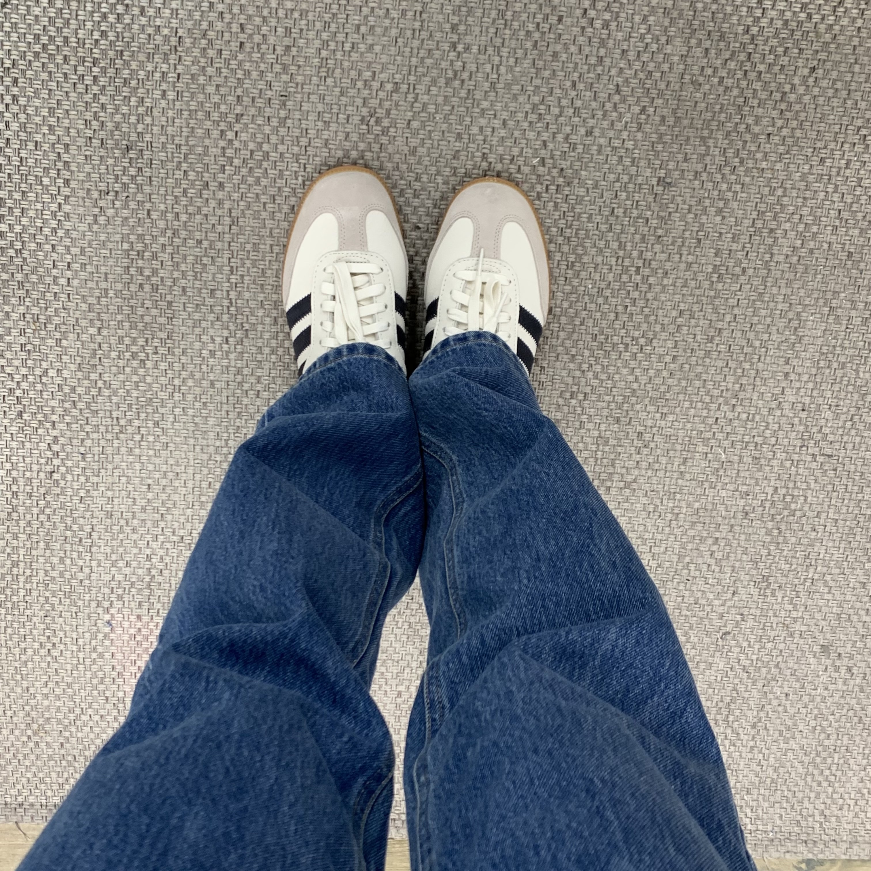 Adidas x Pharrell Williams Humanrace Samba Cloud White Night Grey 착용 스타일 - 3