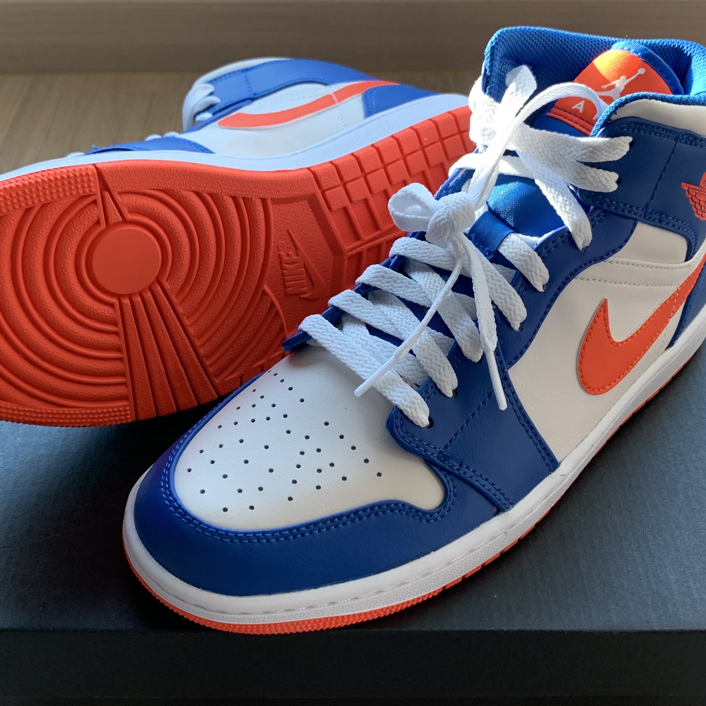 Jordan 1 Mid Game Royal Rush Orange 착용 스타일