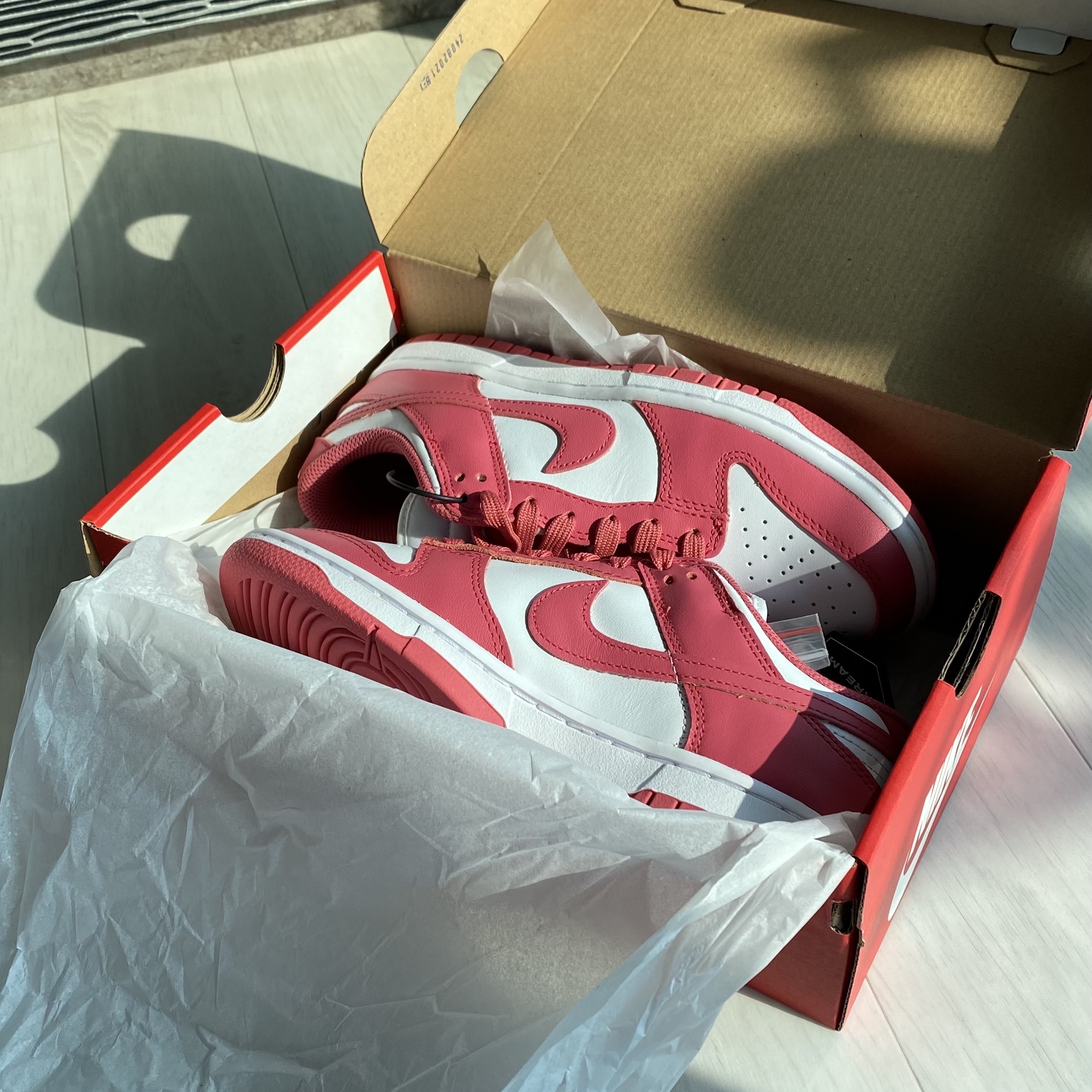 (W) Nike Dunk Low Archeo Pink 착용 스타일 - 1