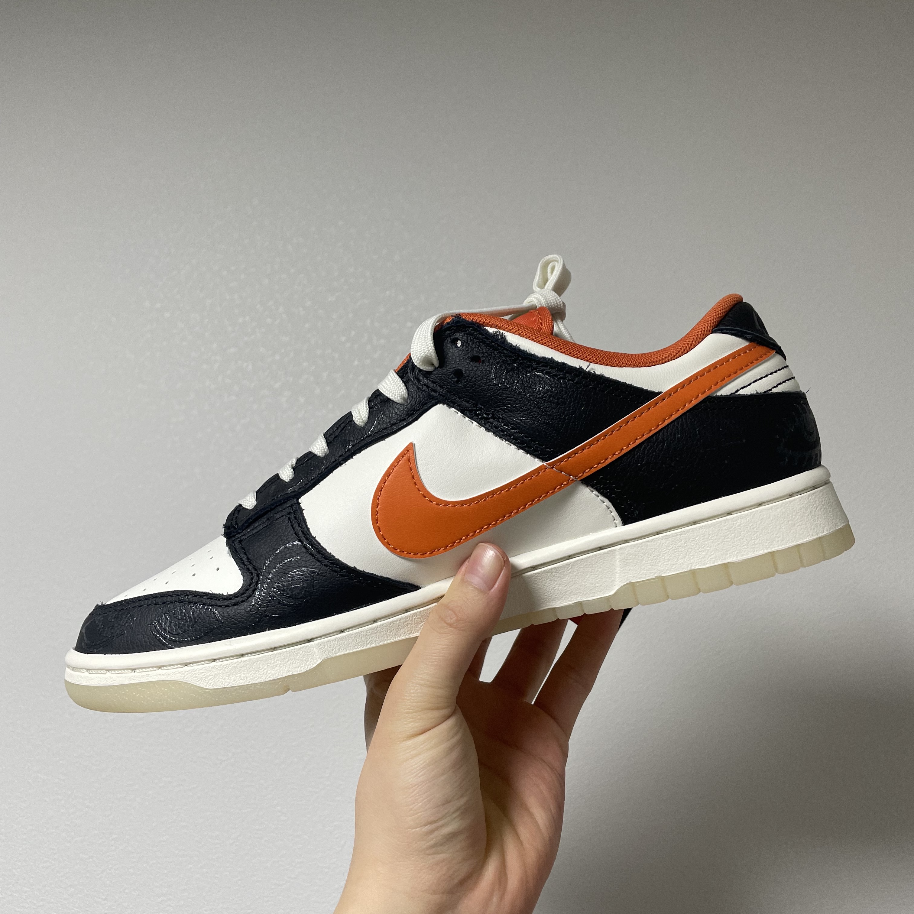 Nike Dunk Low Retro PRM Halloween 착용 스타일