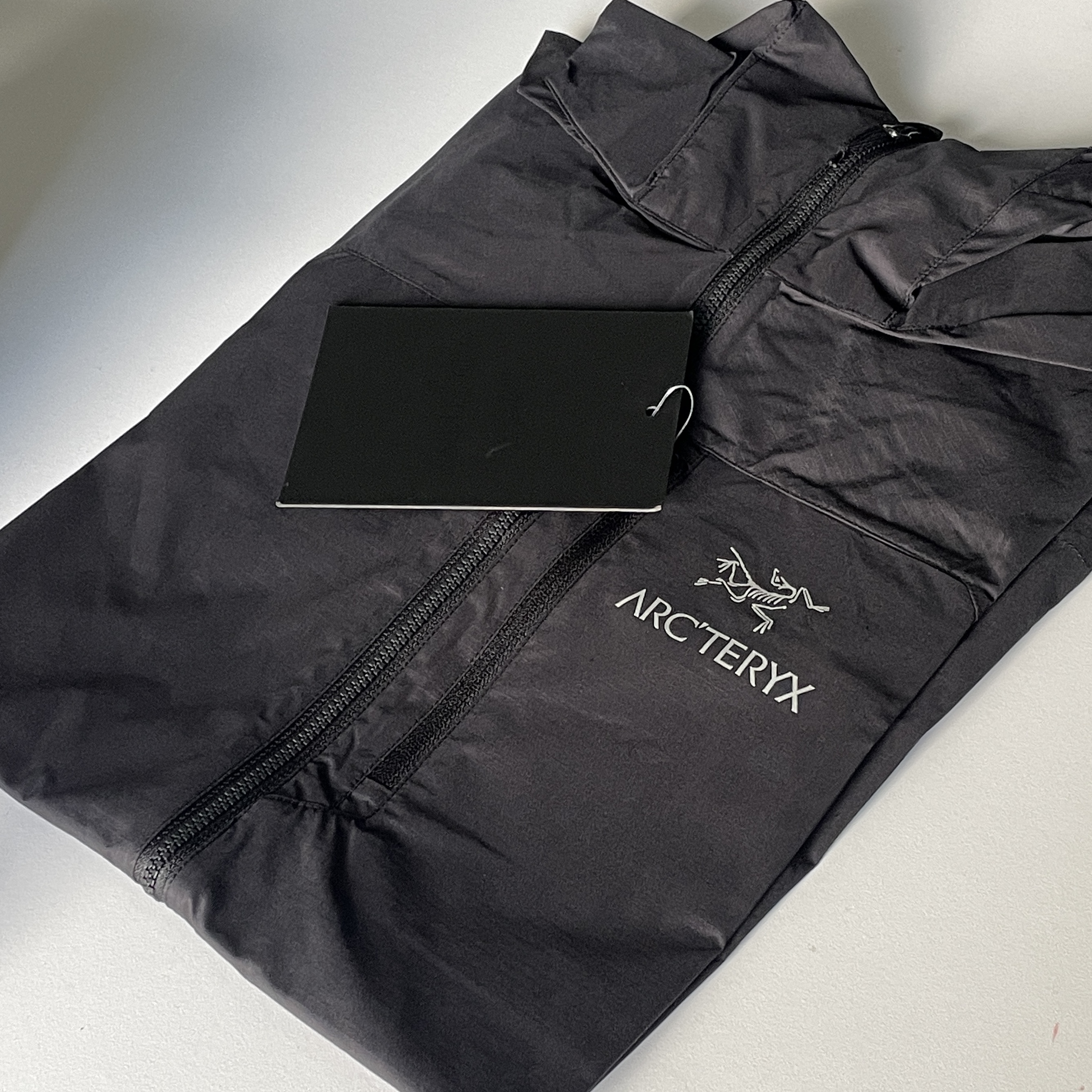 Arc'teryx Squamish Hoody Black 착용 스타일 - 1