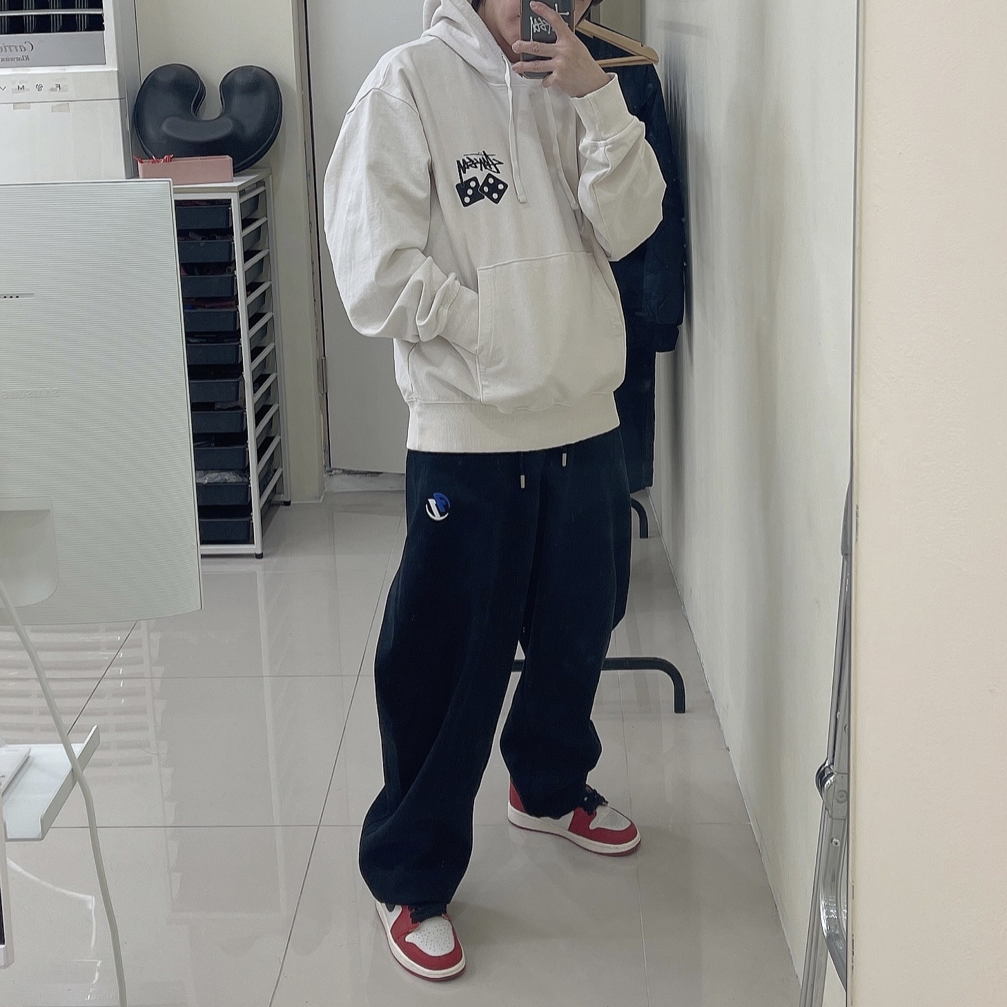 Zara x Ader Error Jogger Pants Black, Stussy Dice Pigment Dyed Hoodie Natural 착용 스타일
