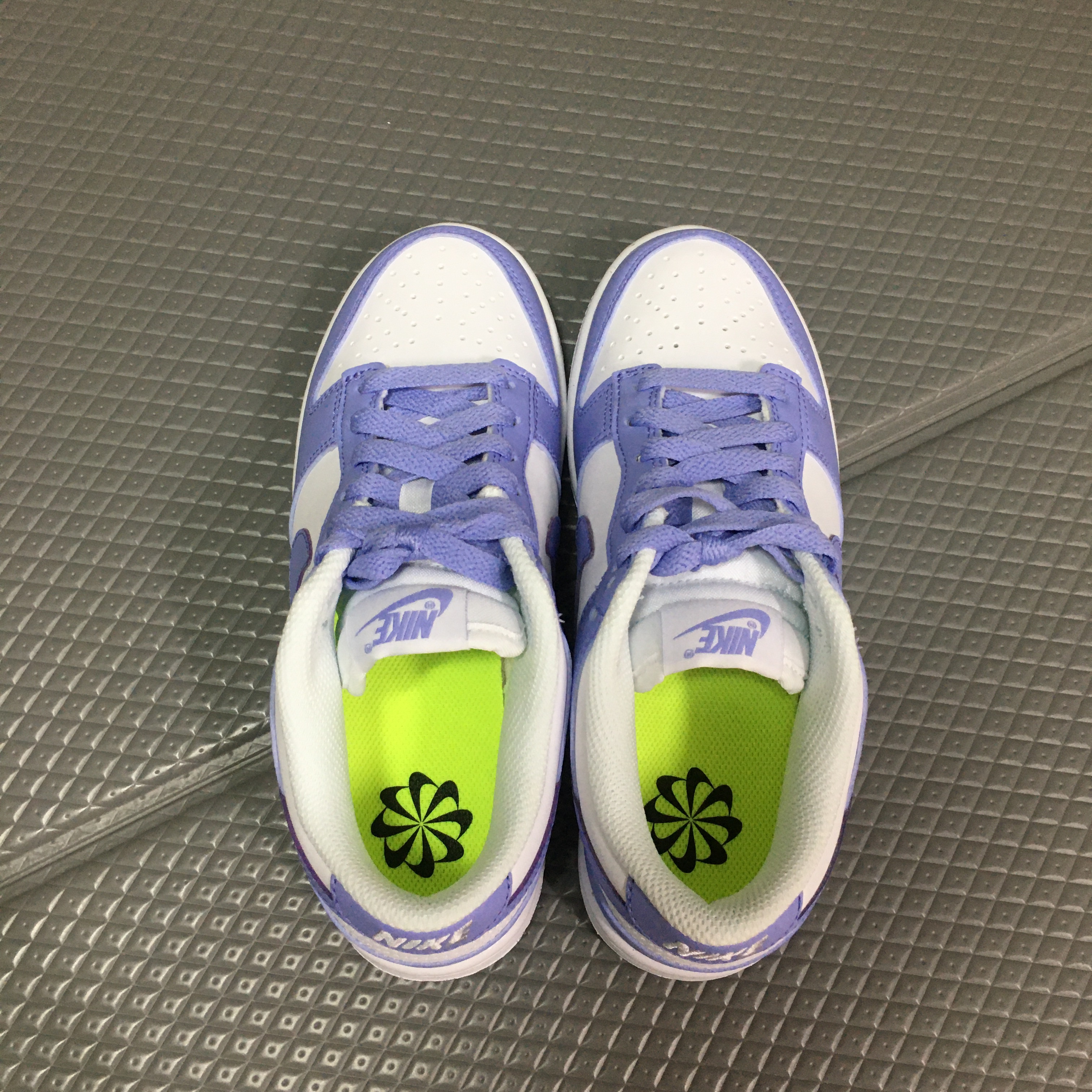 (W) Nike Dunk Low Next Nature Lilac 착용 스타일 - 4