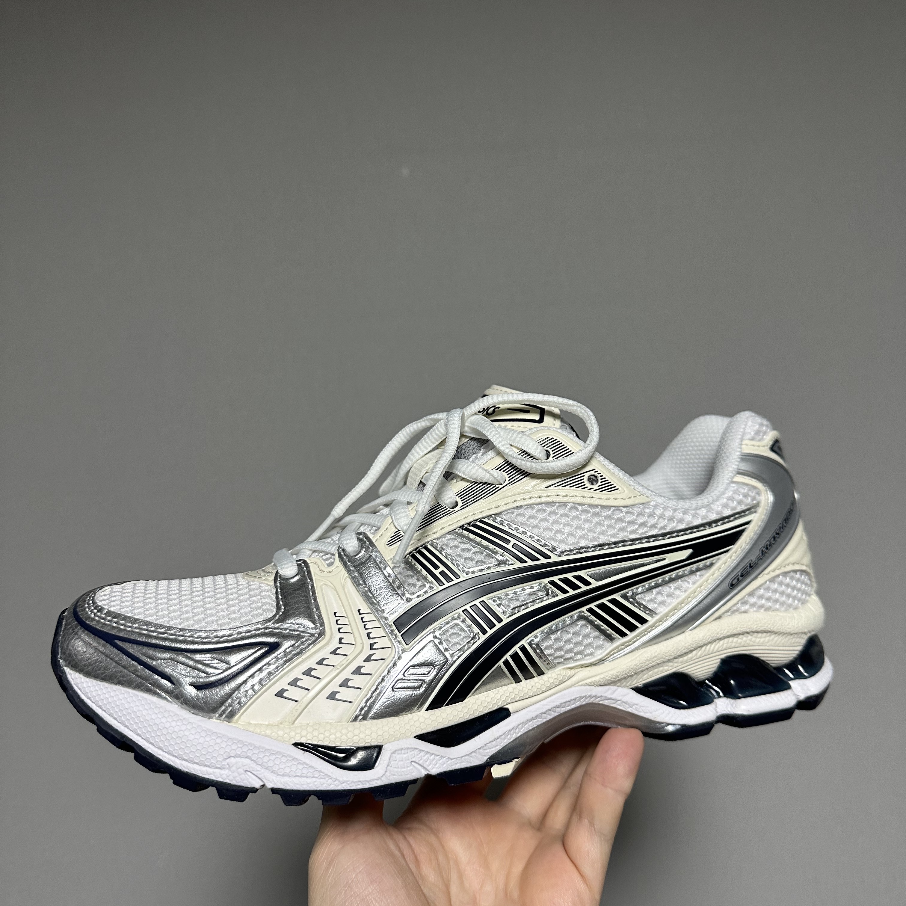 (W) Asics Gel-Kayano 14 White Midnight 착용 스타일 - 1