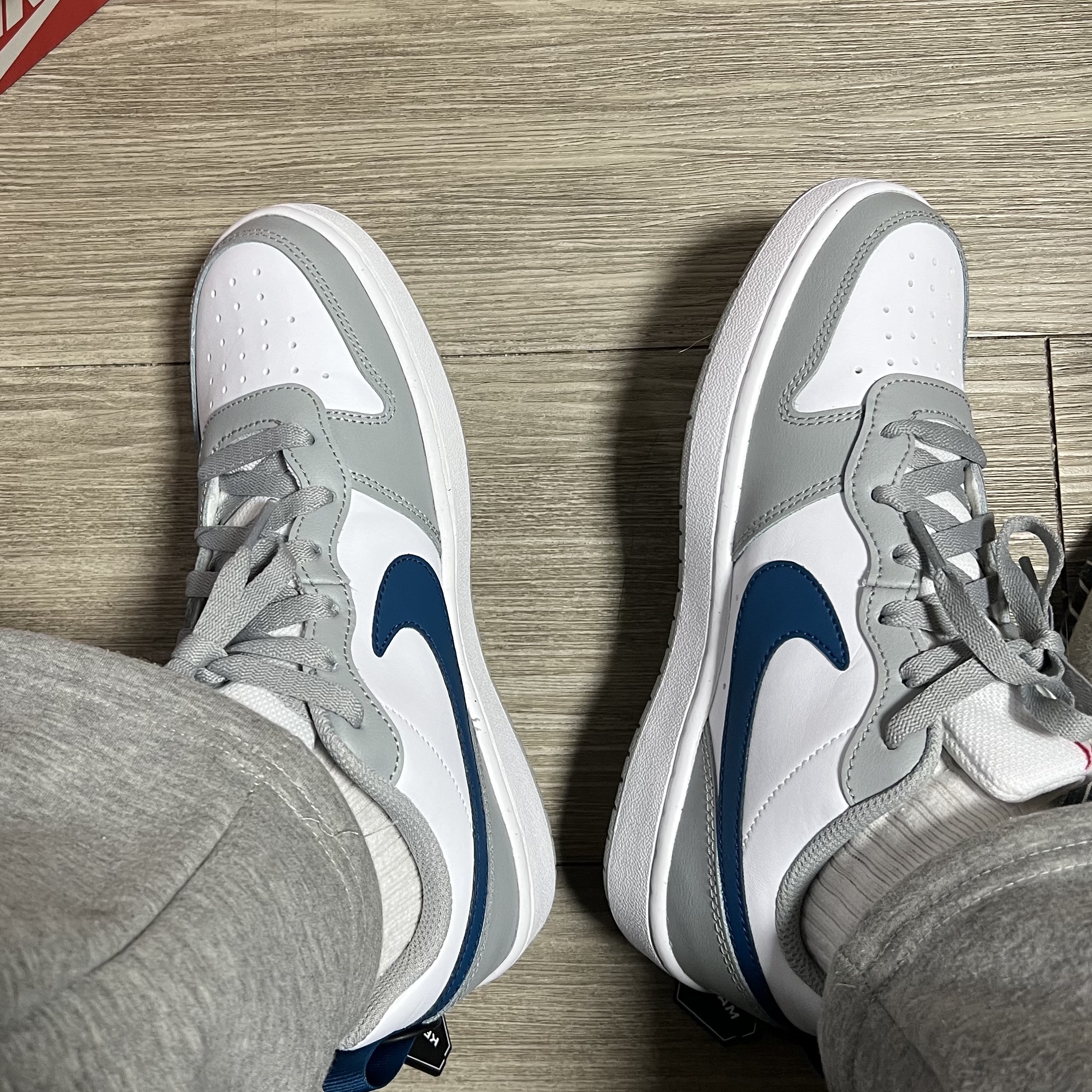 (GS) Nike Court Borough Low 2 Light Smoke Grey 착용 스타일