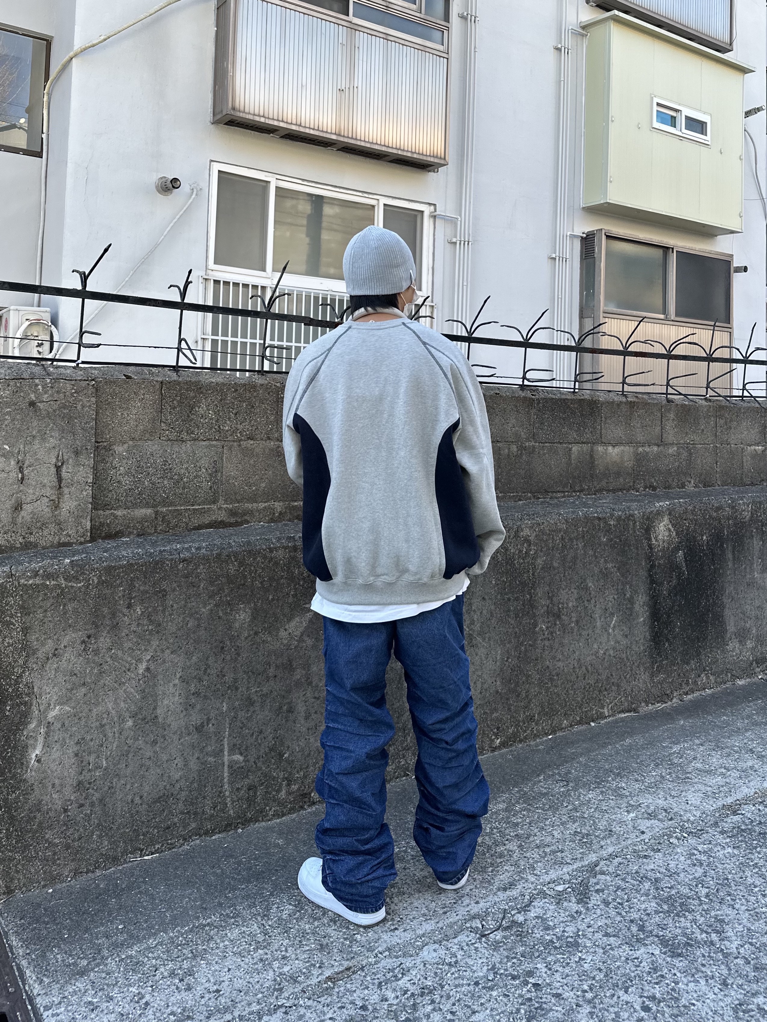 Sony WH-1000XM5 Silver (Korean Ver.), Nike x Supreme Air Force 1 Low White 착용 스타일 - 2