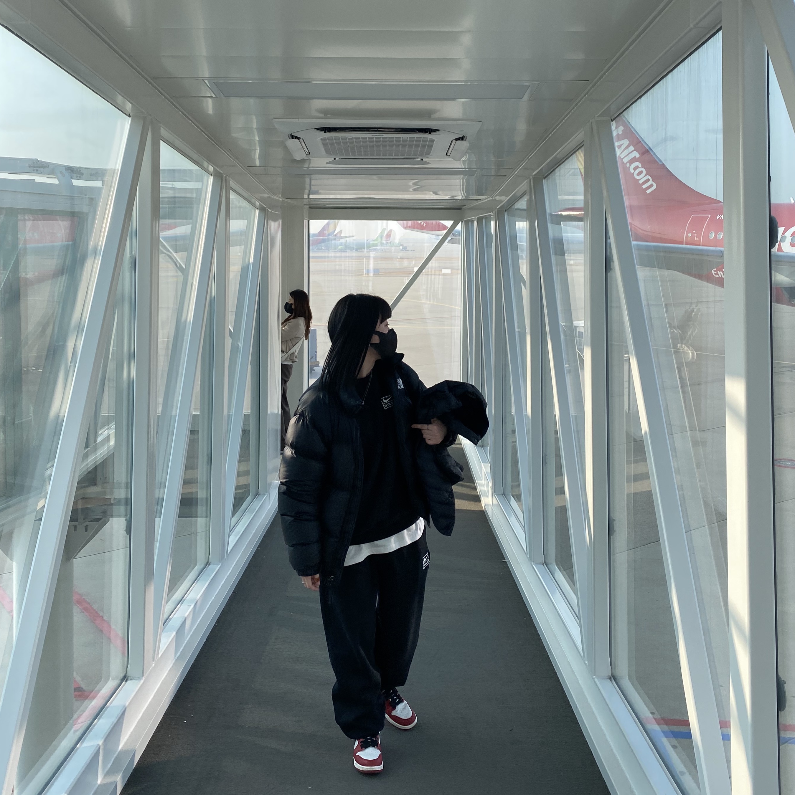 (GS) Jordan 1 Retro High OG Chicago 2022, The North Face 1996 Eco Nuptse Jacket Black 착용 스타일 - 2