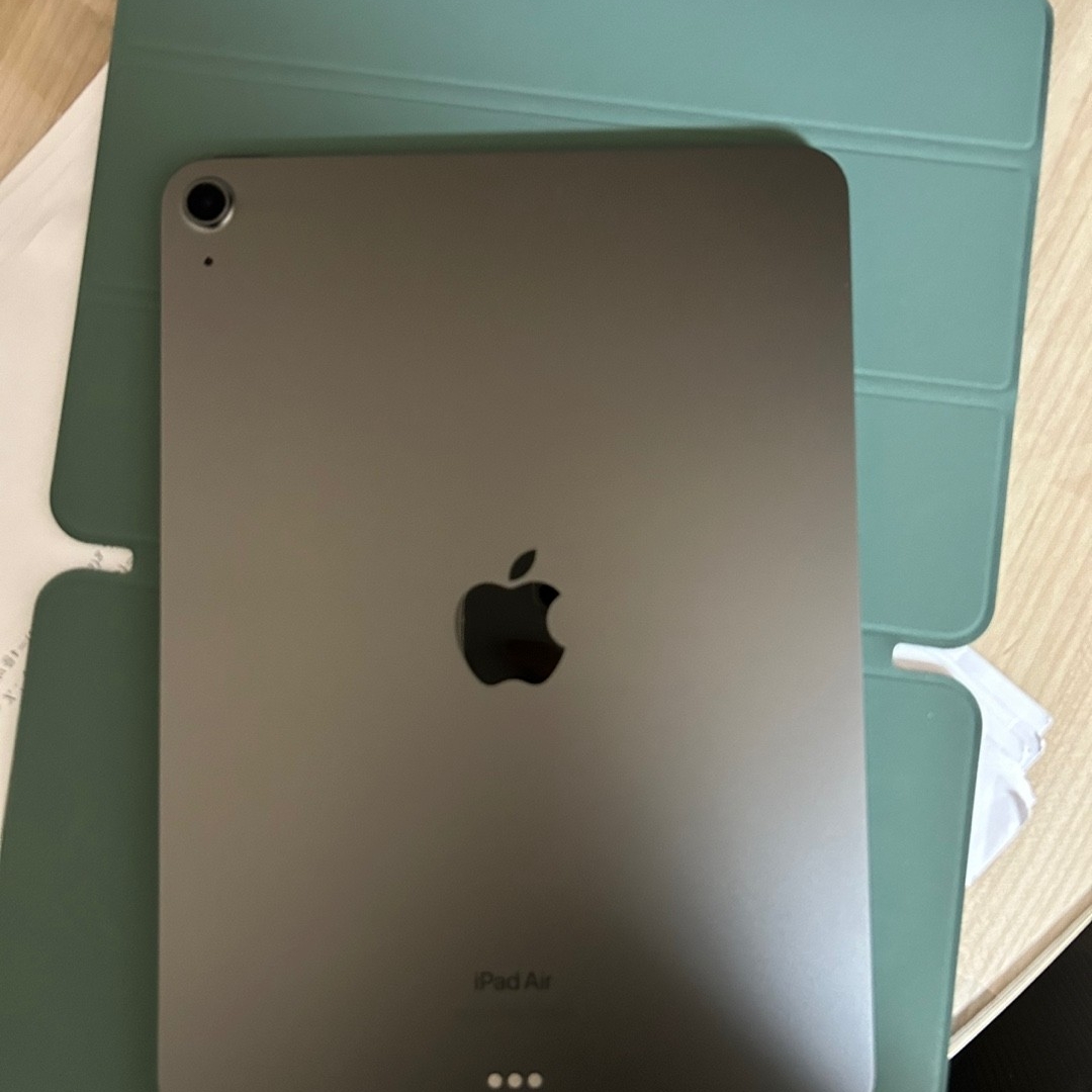 Apple iPad Air 5th Gen Wifi 64GB Space Gray (Korean Ver.) 착용 스타일