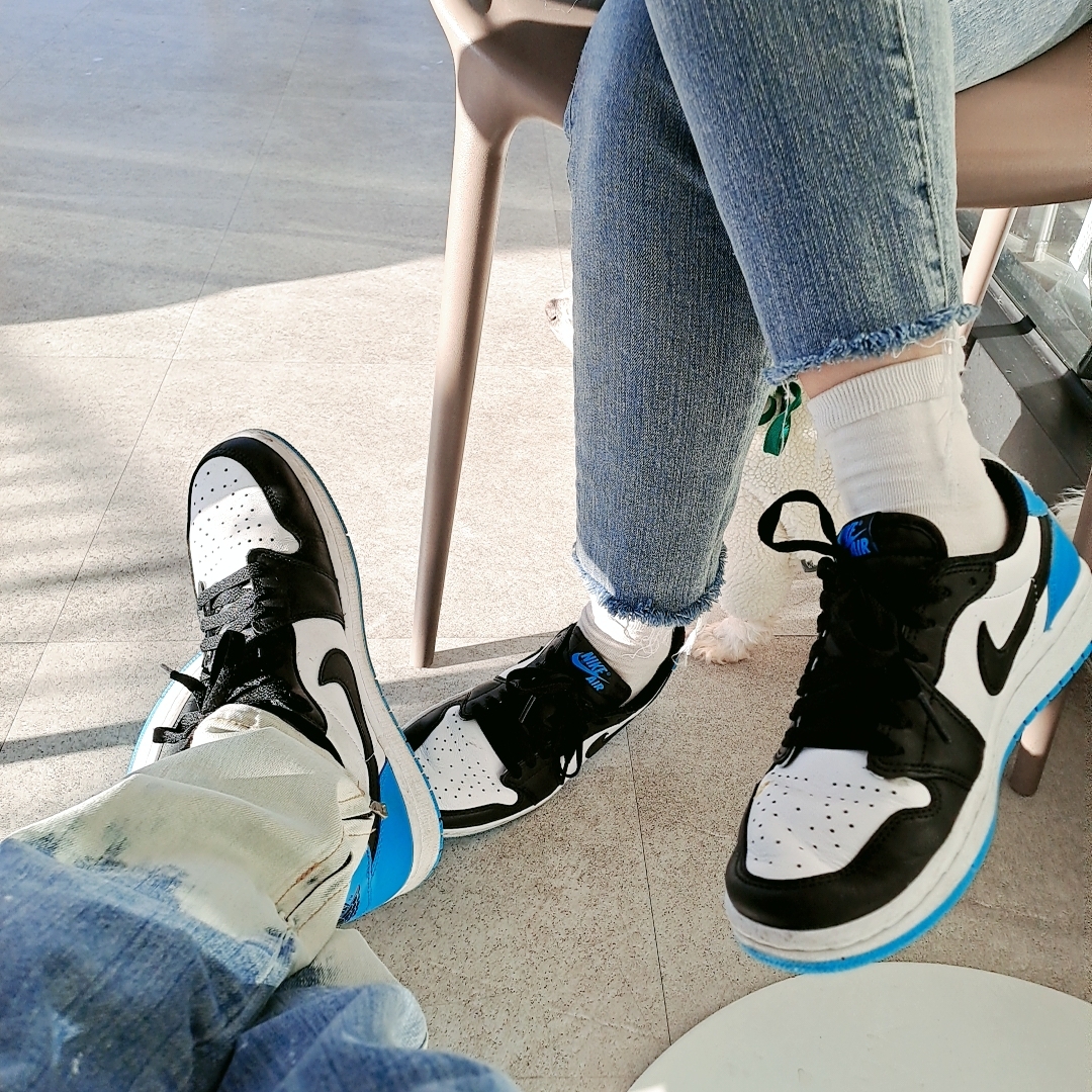 Jordan 1 Retro Low OG Black and Dark Powder Blue, (W) Jordan 1 Retro Low OG Black and Dark Powder Blue 착용 스타일