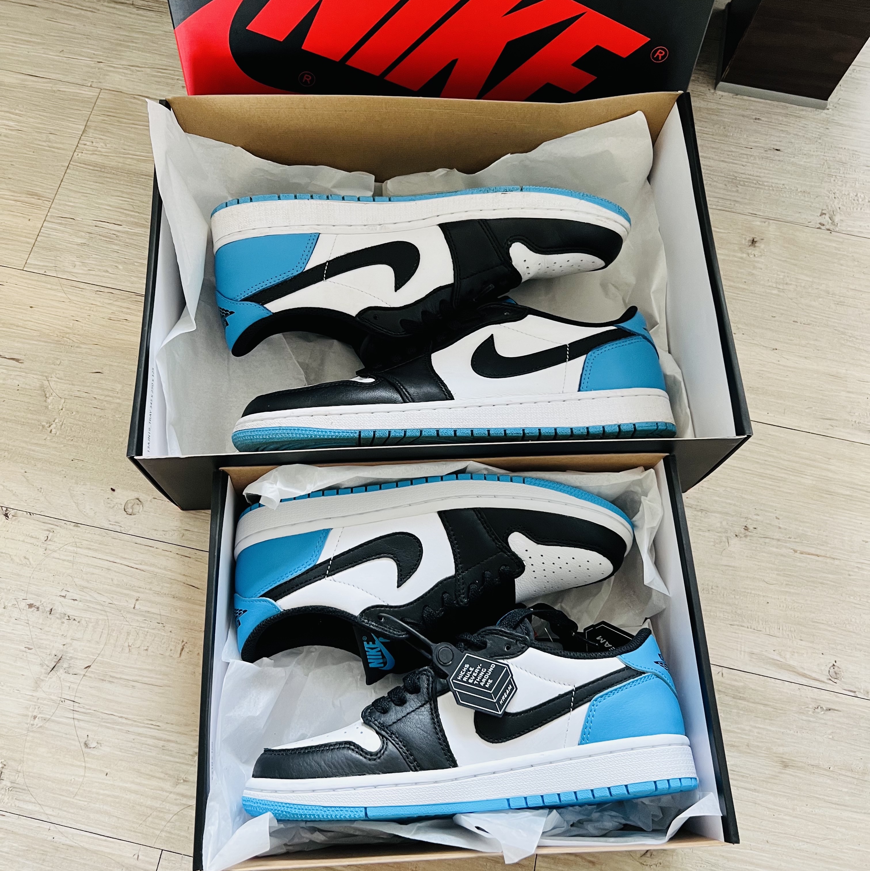 Jordan 1 Retro Low OG Black and Dark Powder Blue, (W) Jordan 1 Retro Low OG Black and Dark Powder Blue 착용 스타일 - 2