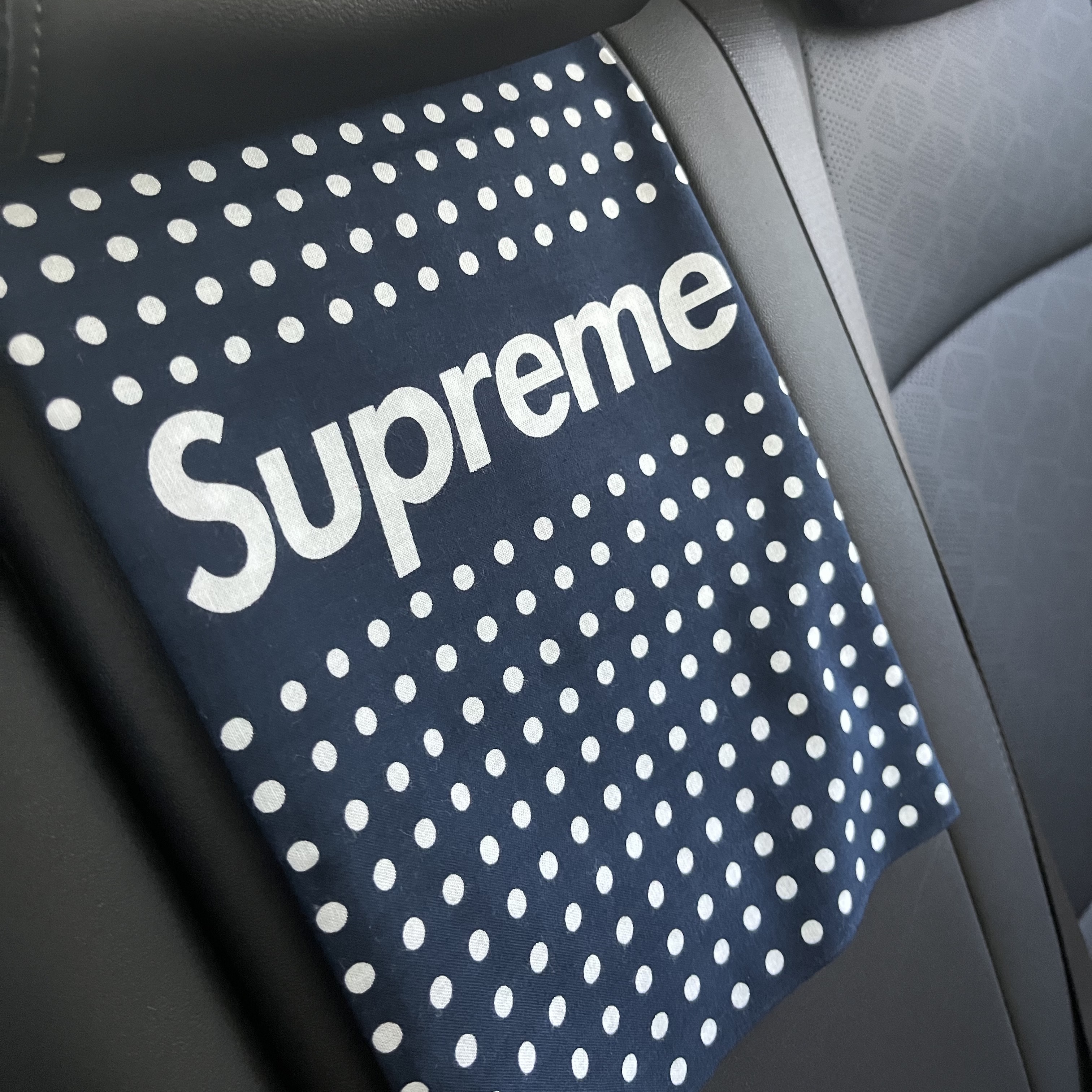 Supreme Tenugui Towel Multicolor (Set of 2) 착용 스타일