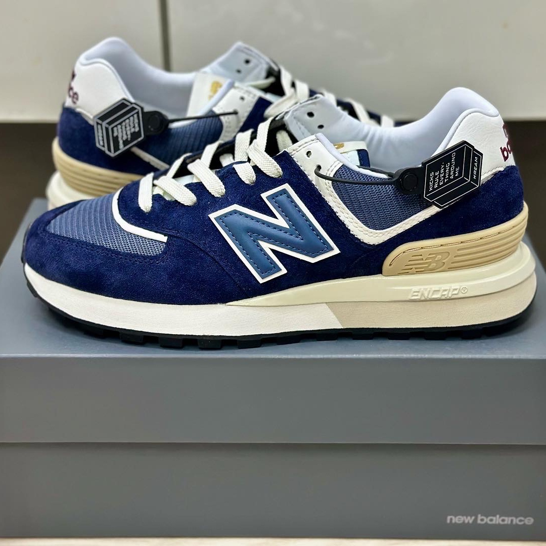 New Balance 574 Legacy Navy 착용 스타일 - 2