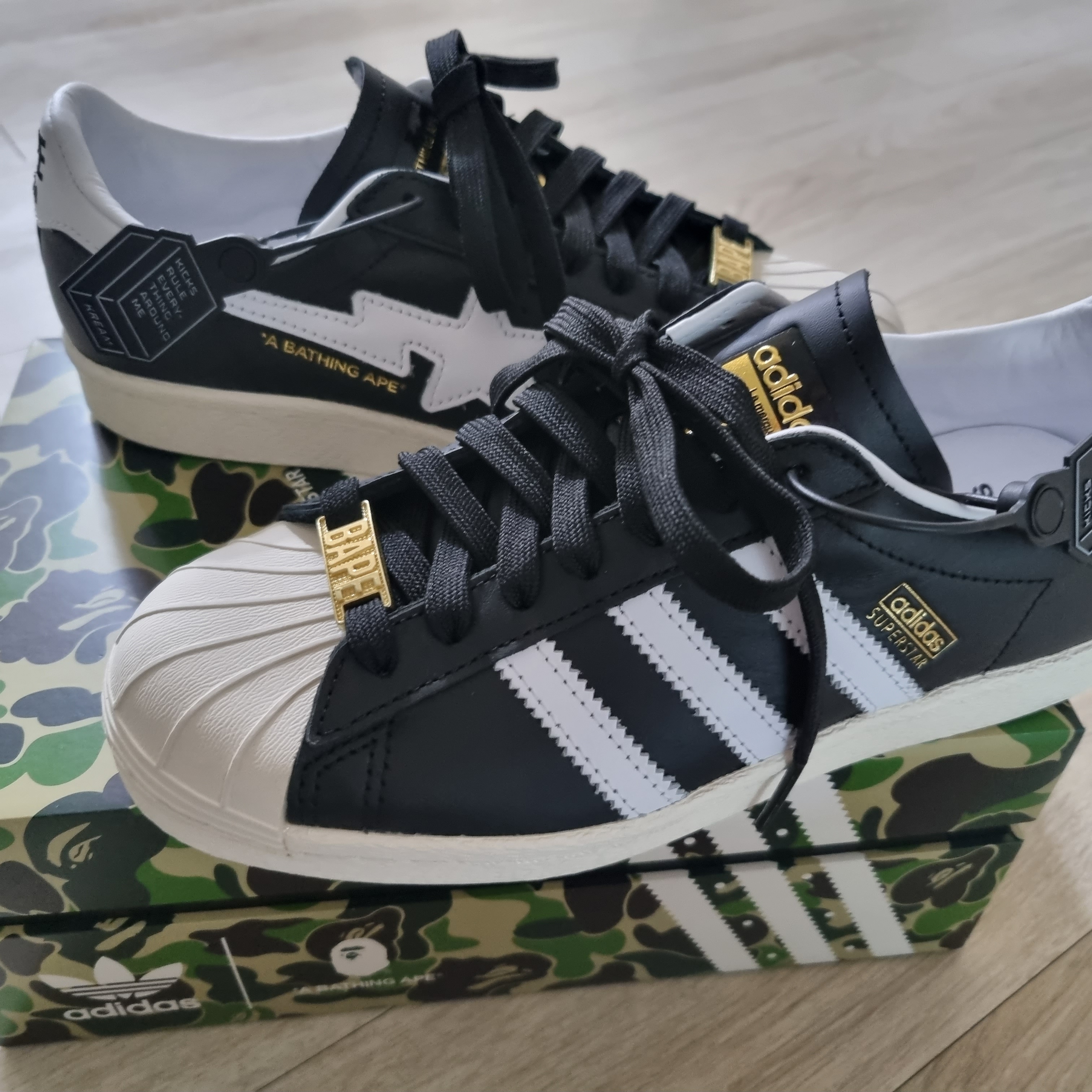 Adidas x BAPE Superstar 80s Core Black Off White 착용 스타일