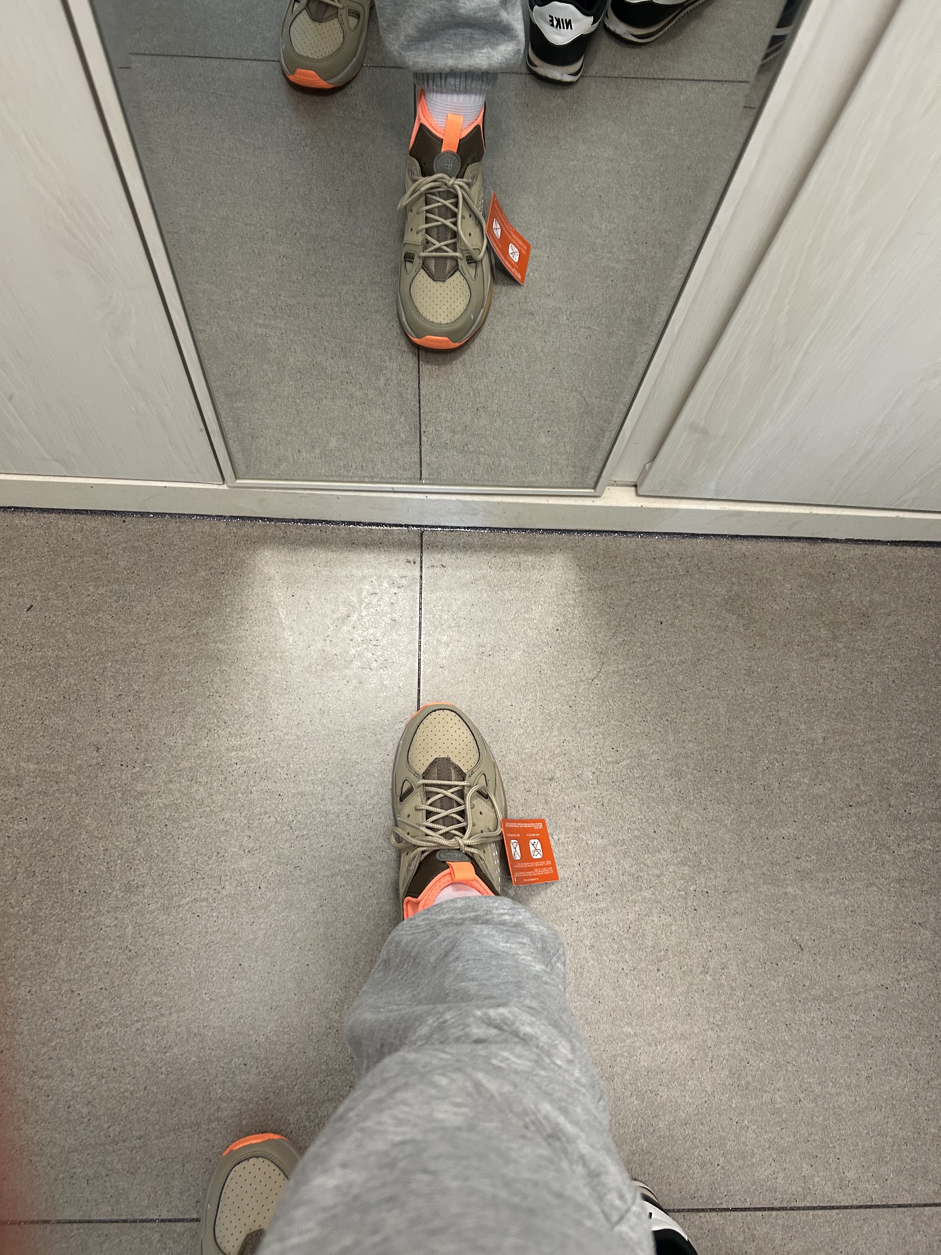 Nike ACG Air Mowabb Limestone 착용 스타일 - 3