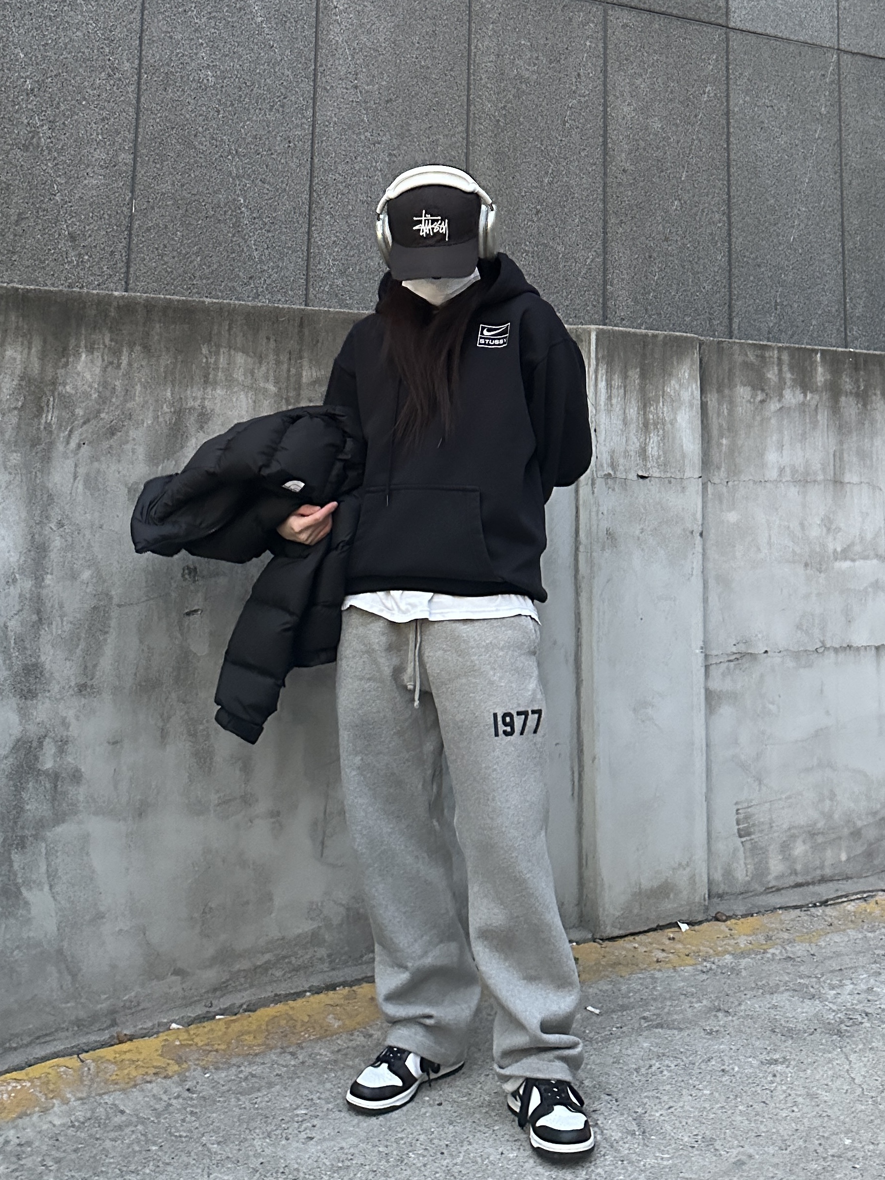 Essentials 1977 Relaxed Sweatpants Dark Oatmeal - 22SS, (W) Nike Dunk Low Black 착용 스타일 - 2