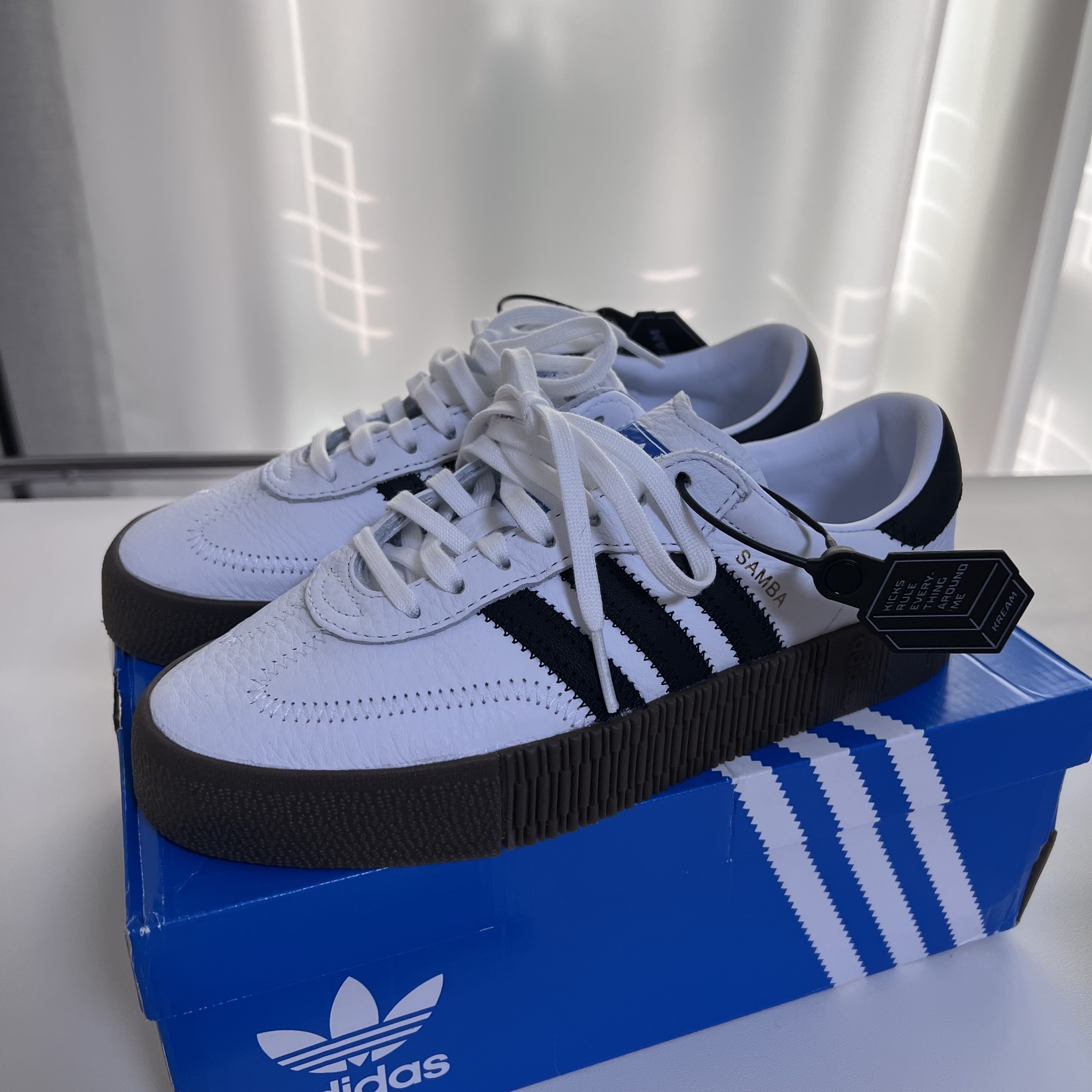 (W) Adidas Sambarose White Black Gum 착용 스타일