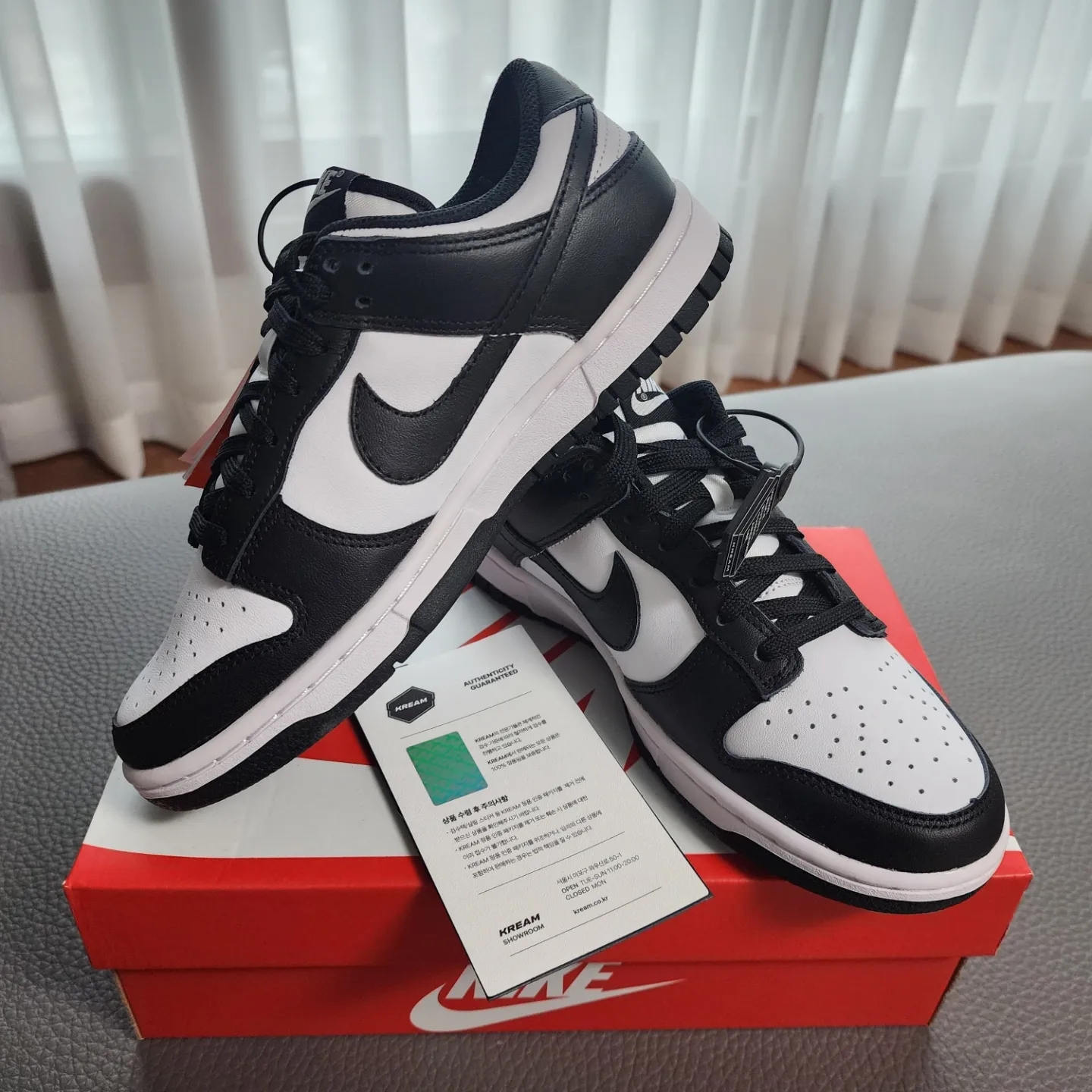 (W) Nike Dunk Low Black 착용 스타일 - 1