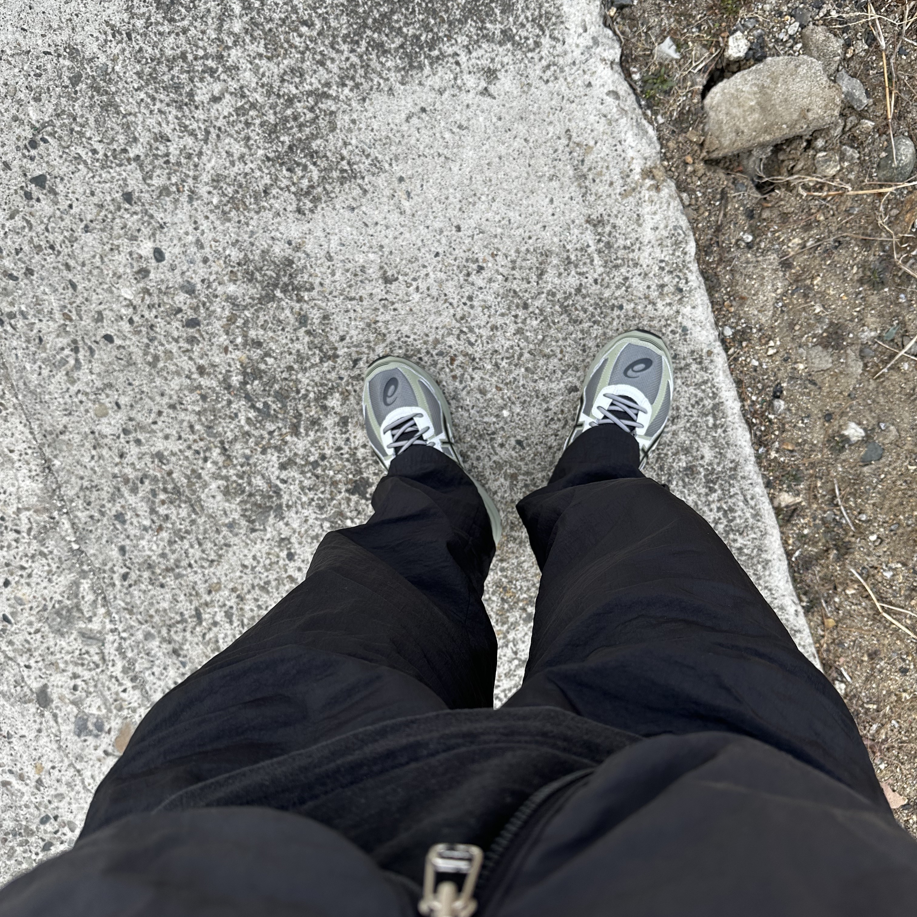 Asics Jog 100 S Sheet Rock - 2E Wide 착용 스타일