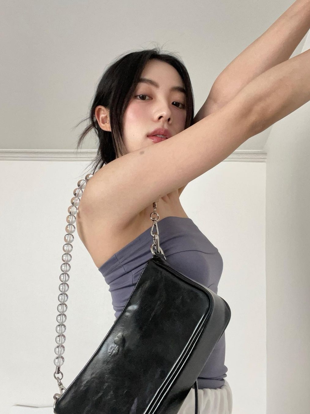 Saenginstudios Women Flohe Shoulder Bag Black 착용 스타일