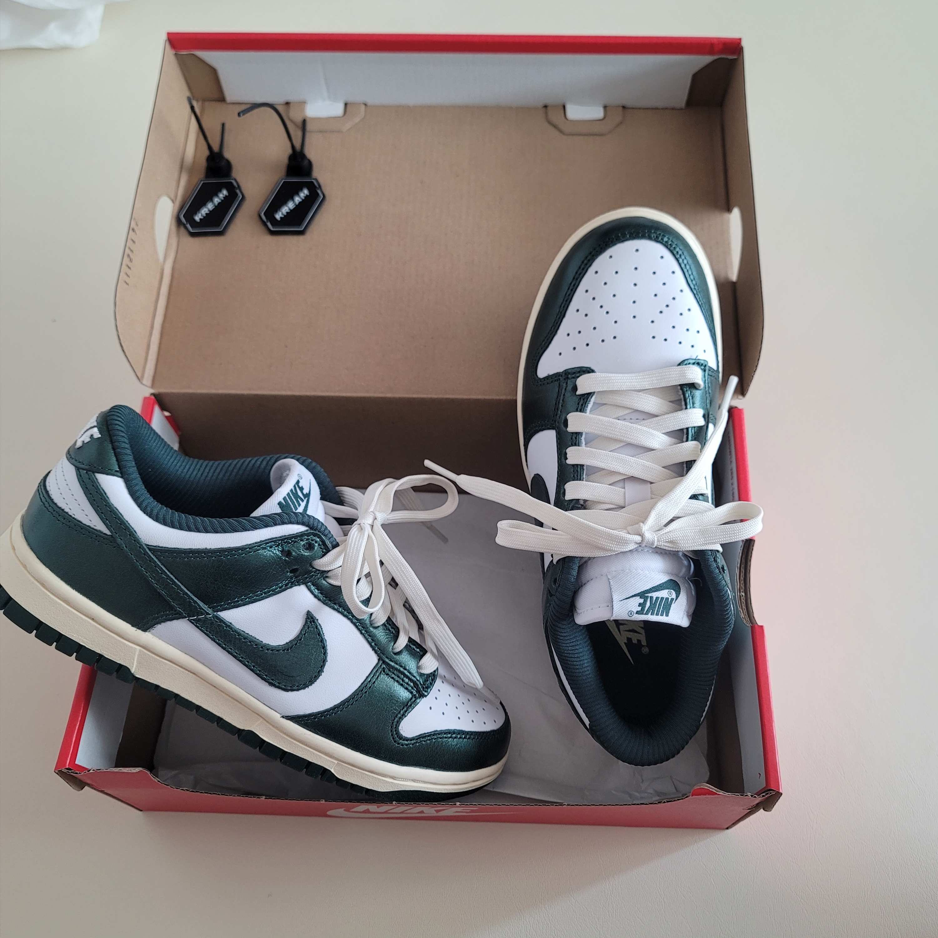 (W) Nike Dunk Low Vintage Green 착용 스타일