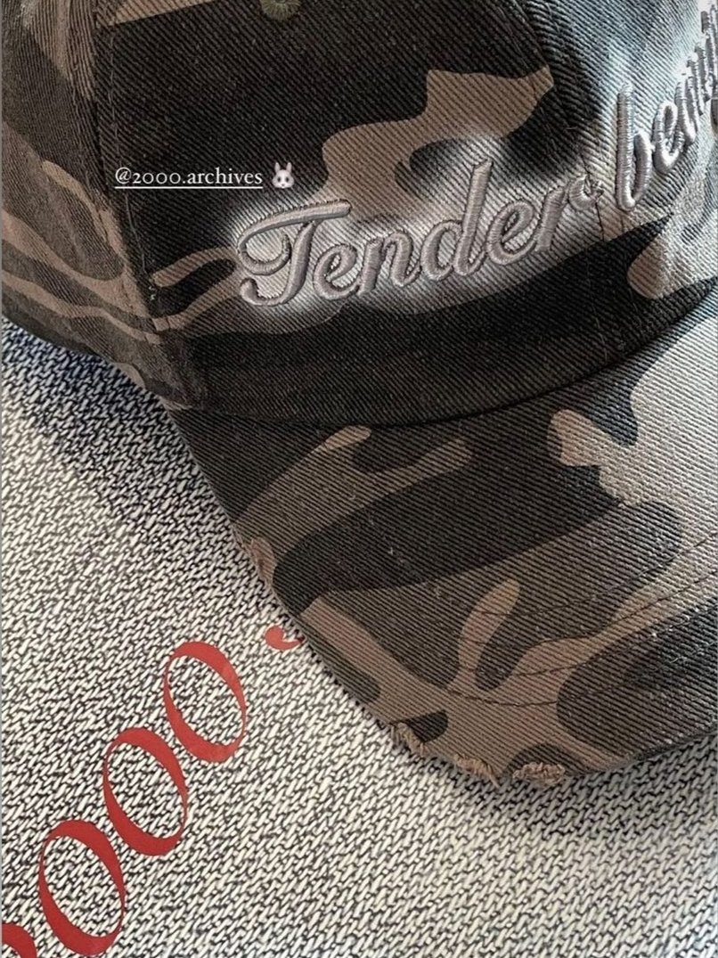 2000Archives Tender Beauty Camo Ball Cap 착용 스타일